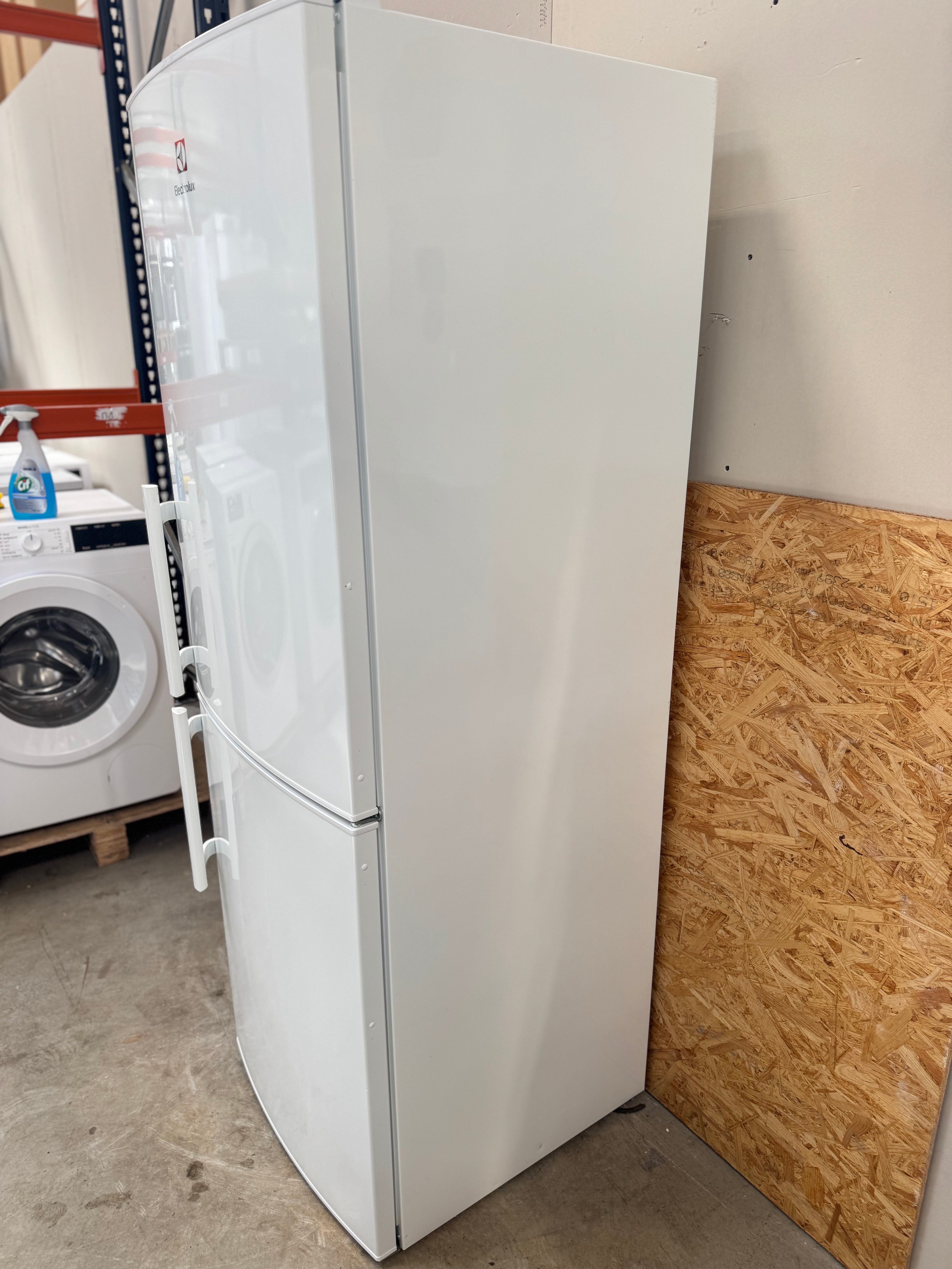 Electrolux køle/fryseskab LNT3LE31W1 - D15588