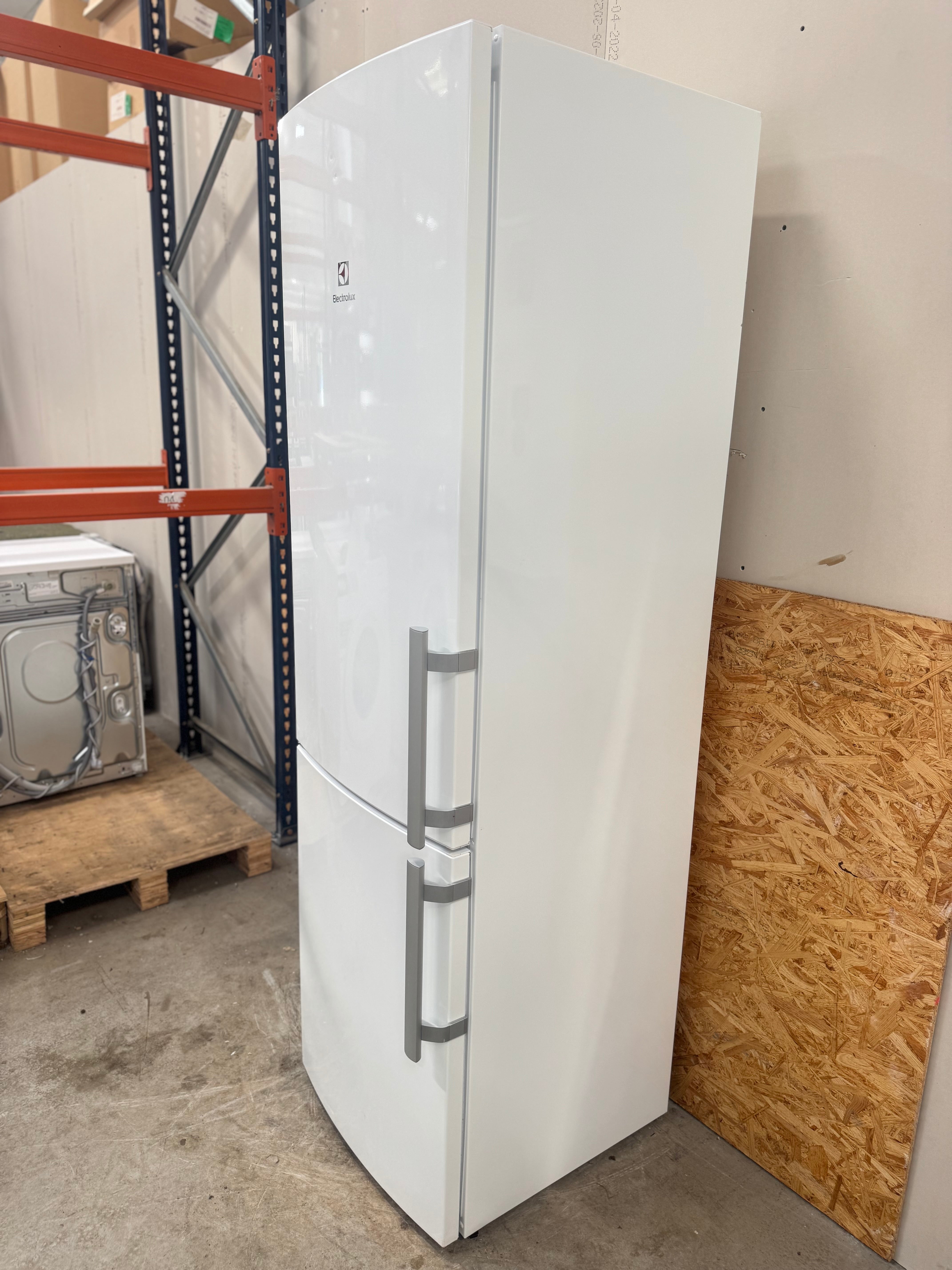 Electrolux køle/fryseskab EN3855MOW - D16223