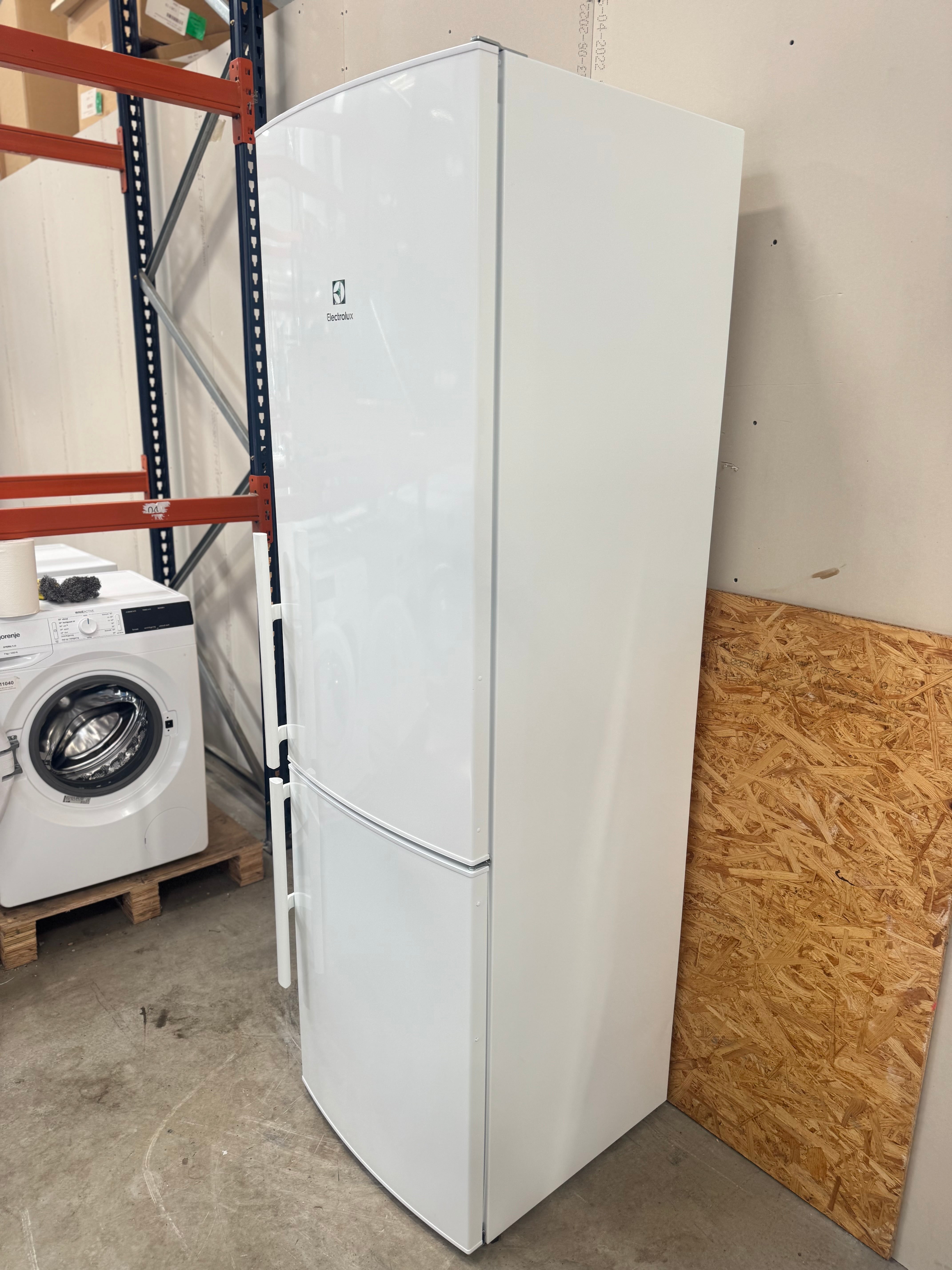 Electrolux køle/fryseskab EN3853MOW - D15932