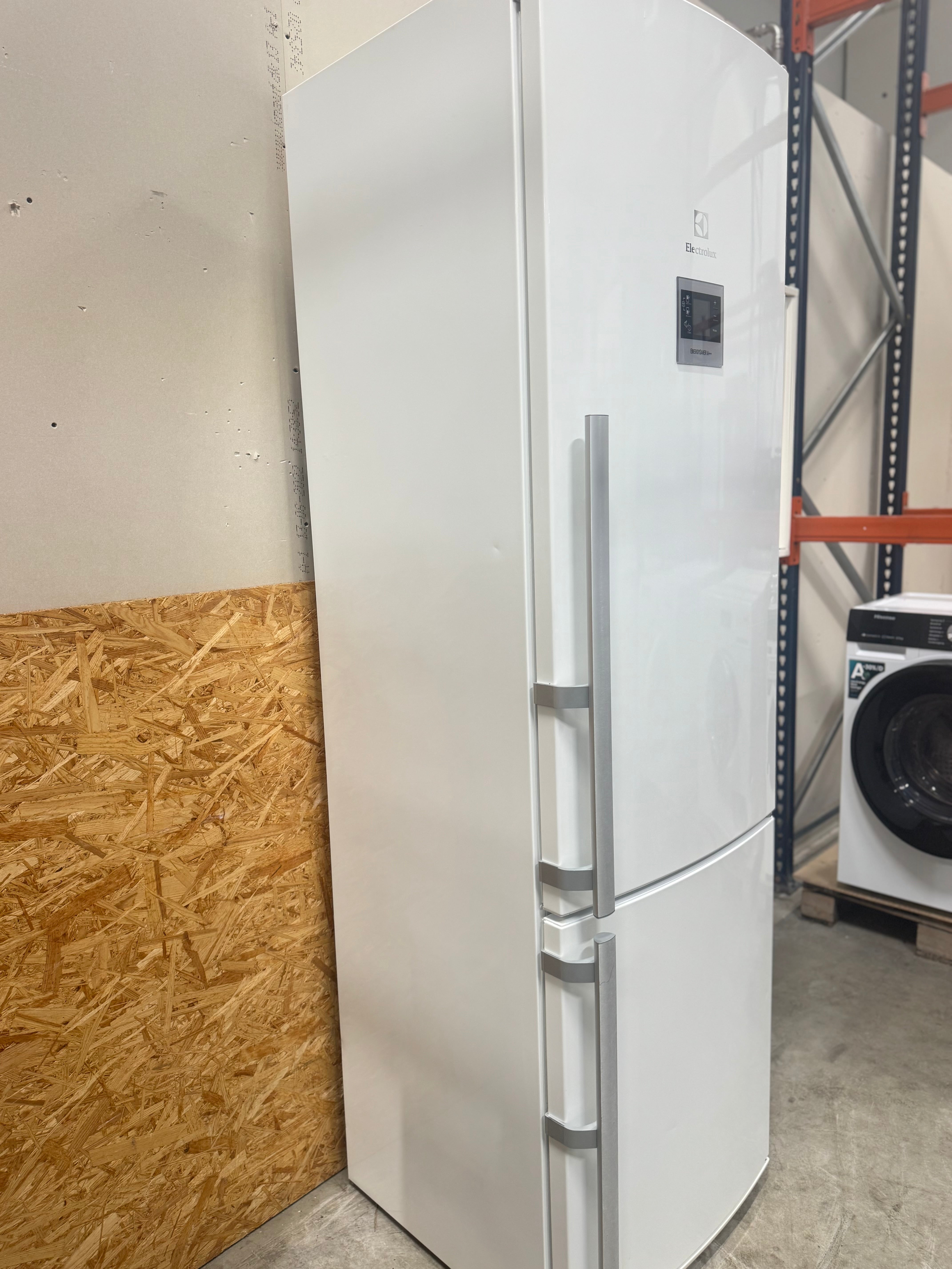 Electrolux køle/fryseskab EN4011AOW - D16238