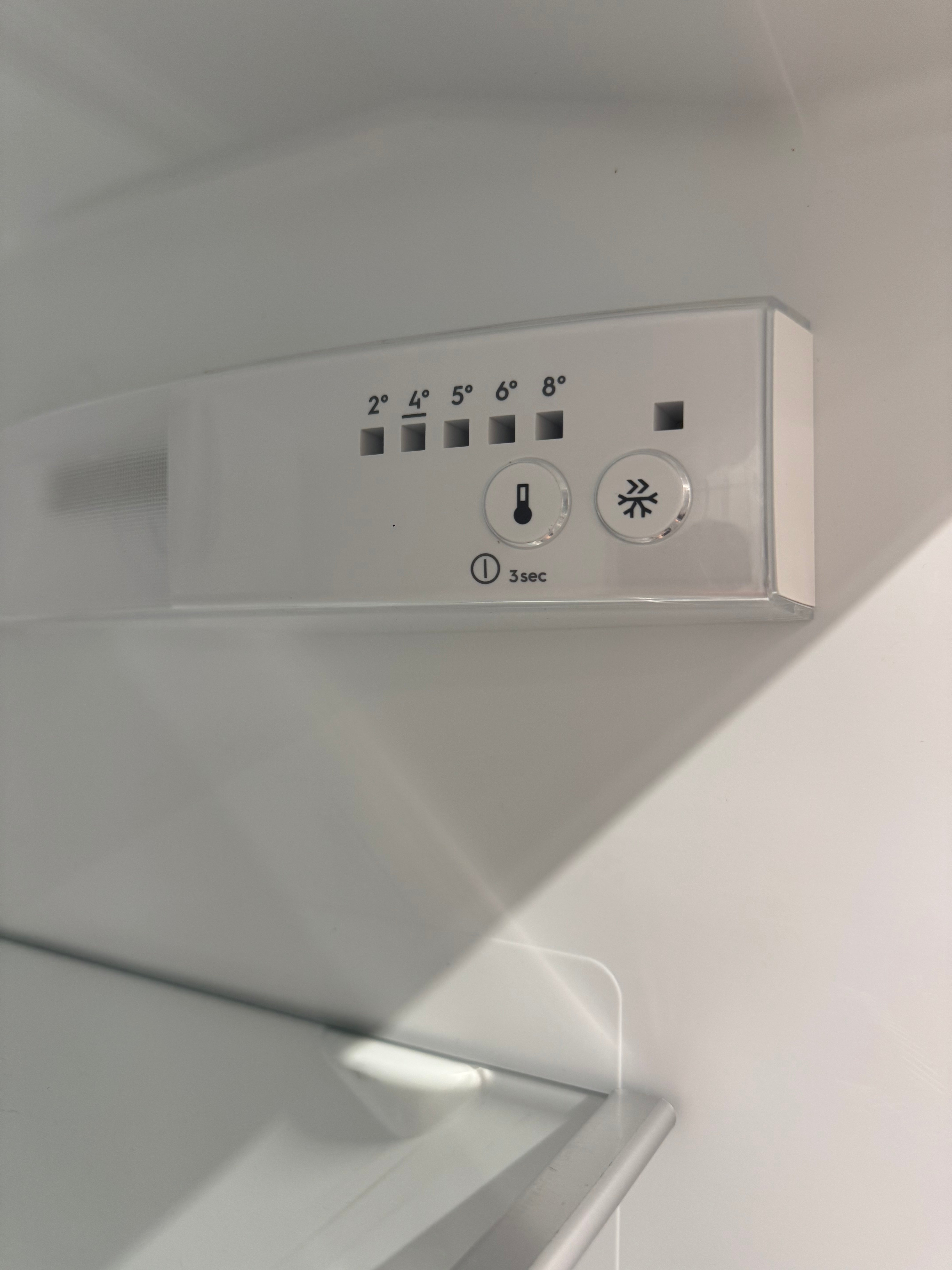 Electrolux køle/fryseskab KNT4TF33W2 - D17365