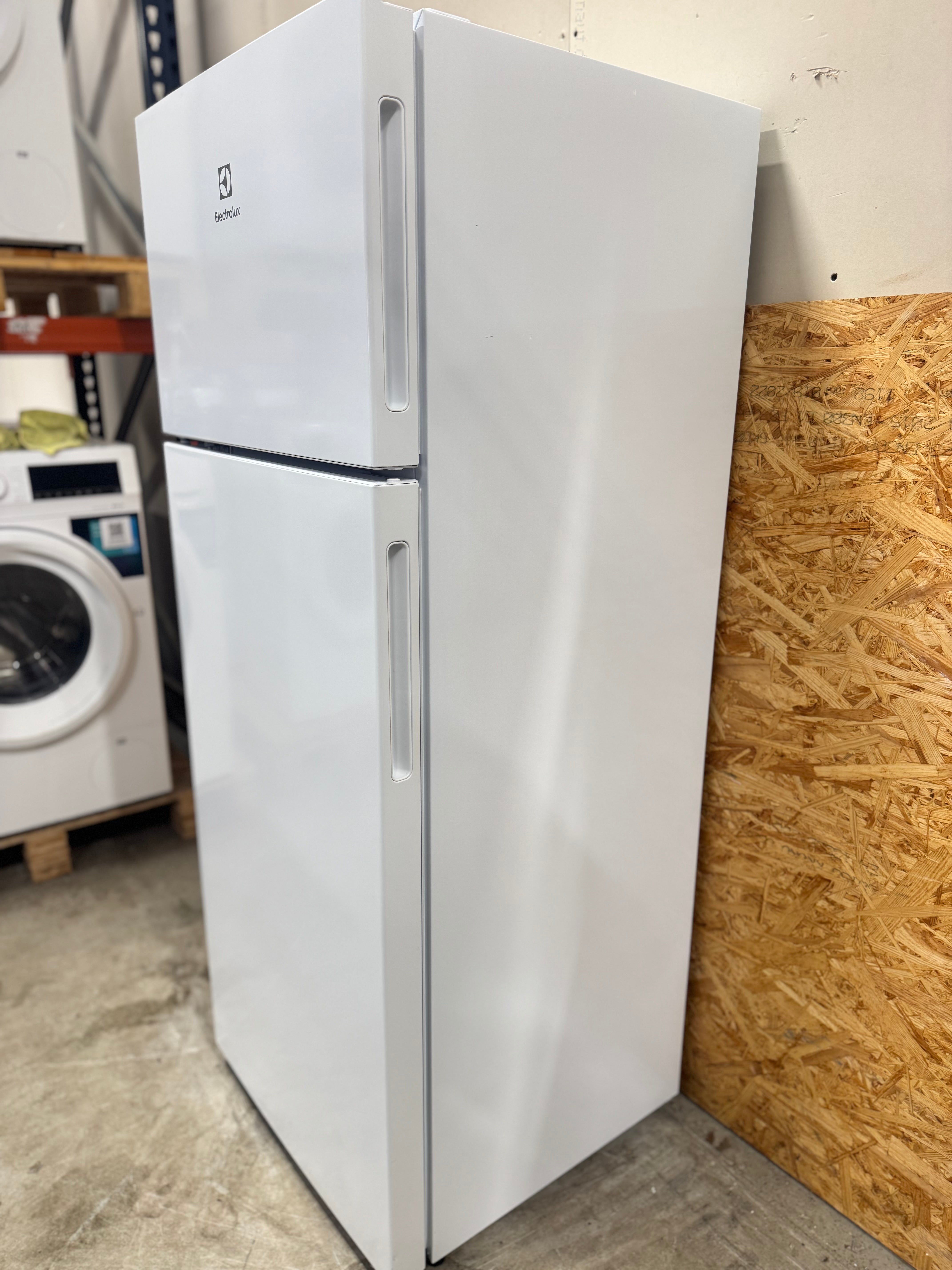 Electrolux køle/fryseskab LTB1AE24W0 - D17379