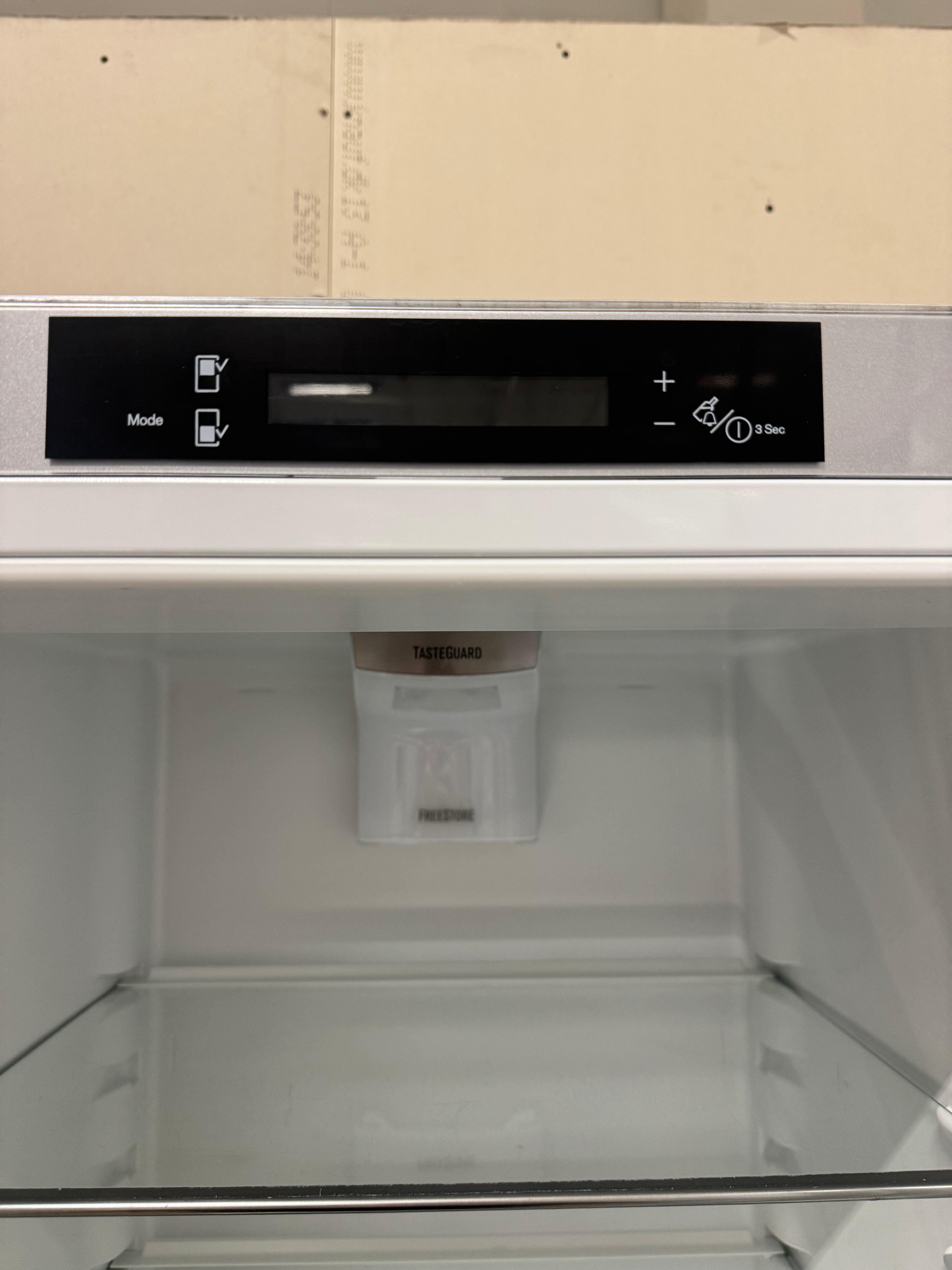 Electrolux køle/fryseskab EN4015MOW - D17180