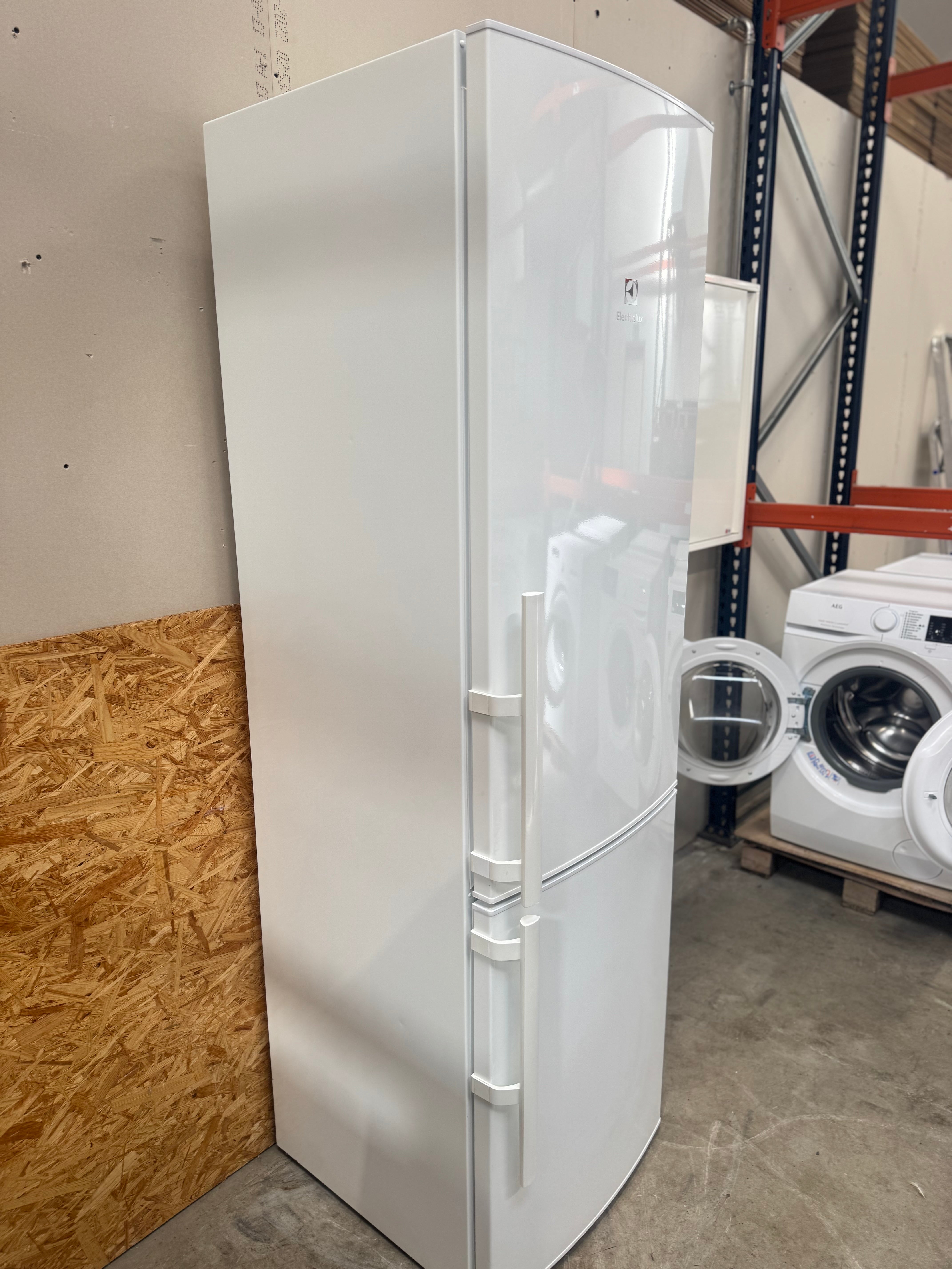 Electrolux køle/fryseskab EN3853MOW - D15932