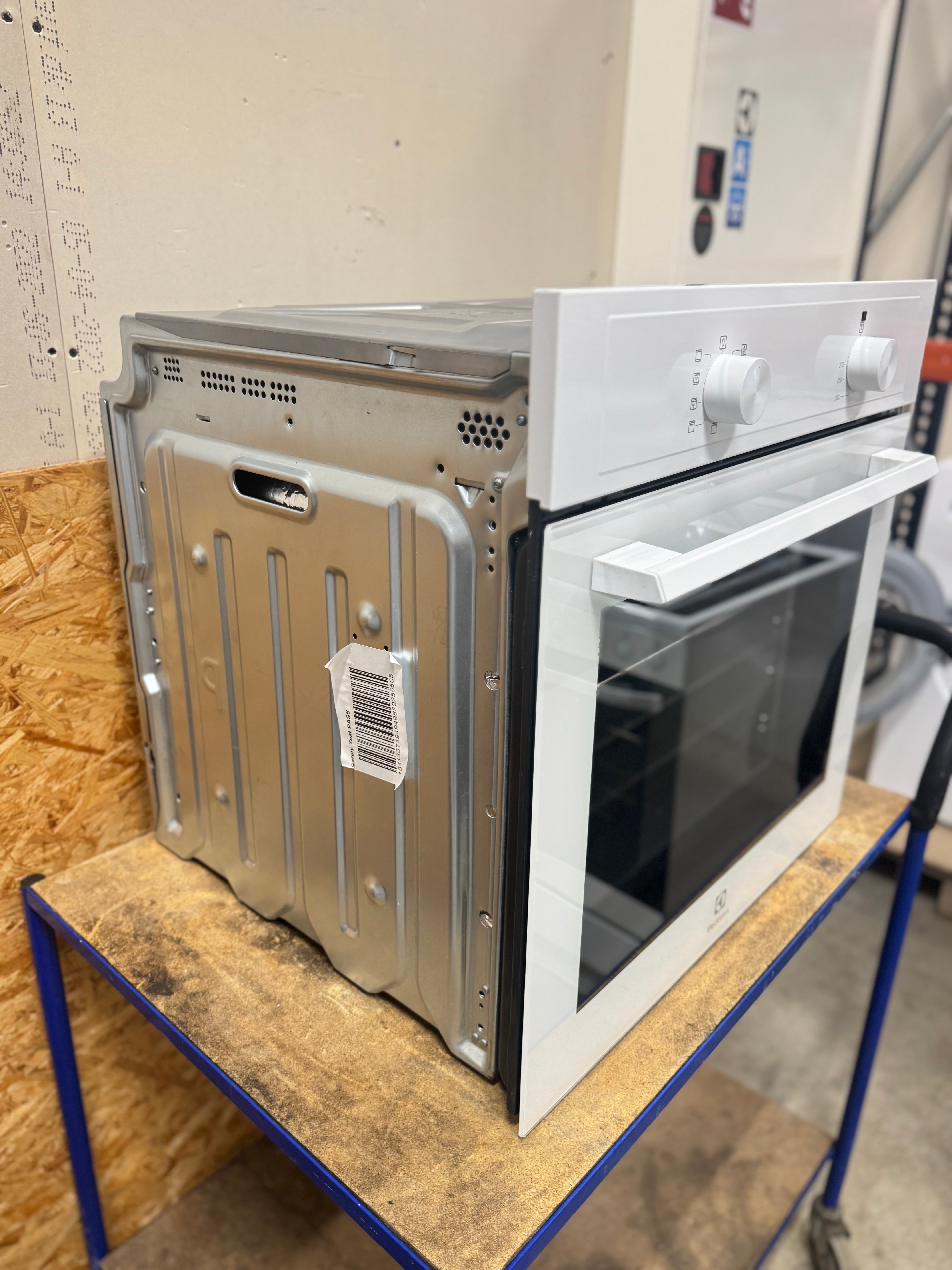 Electrolux indbygningsovn COB100W - D17081