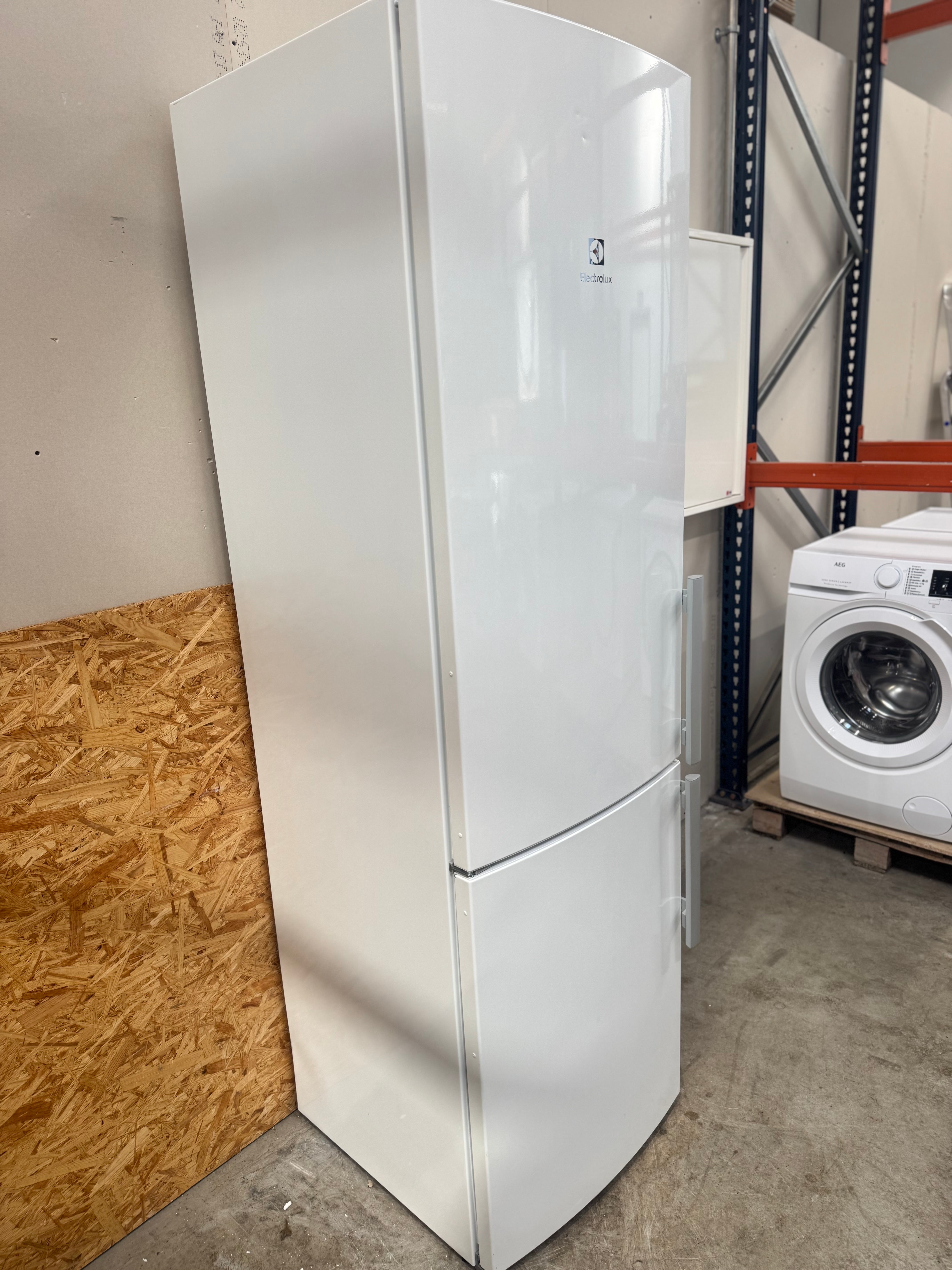 Electrolux køle/fryseskab EN3855MOW - D16223