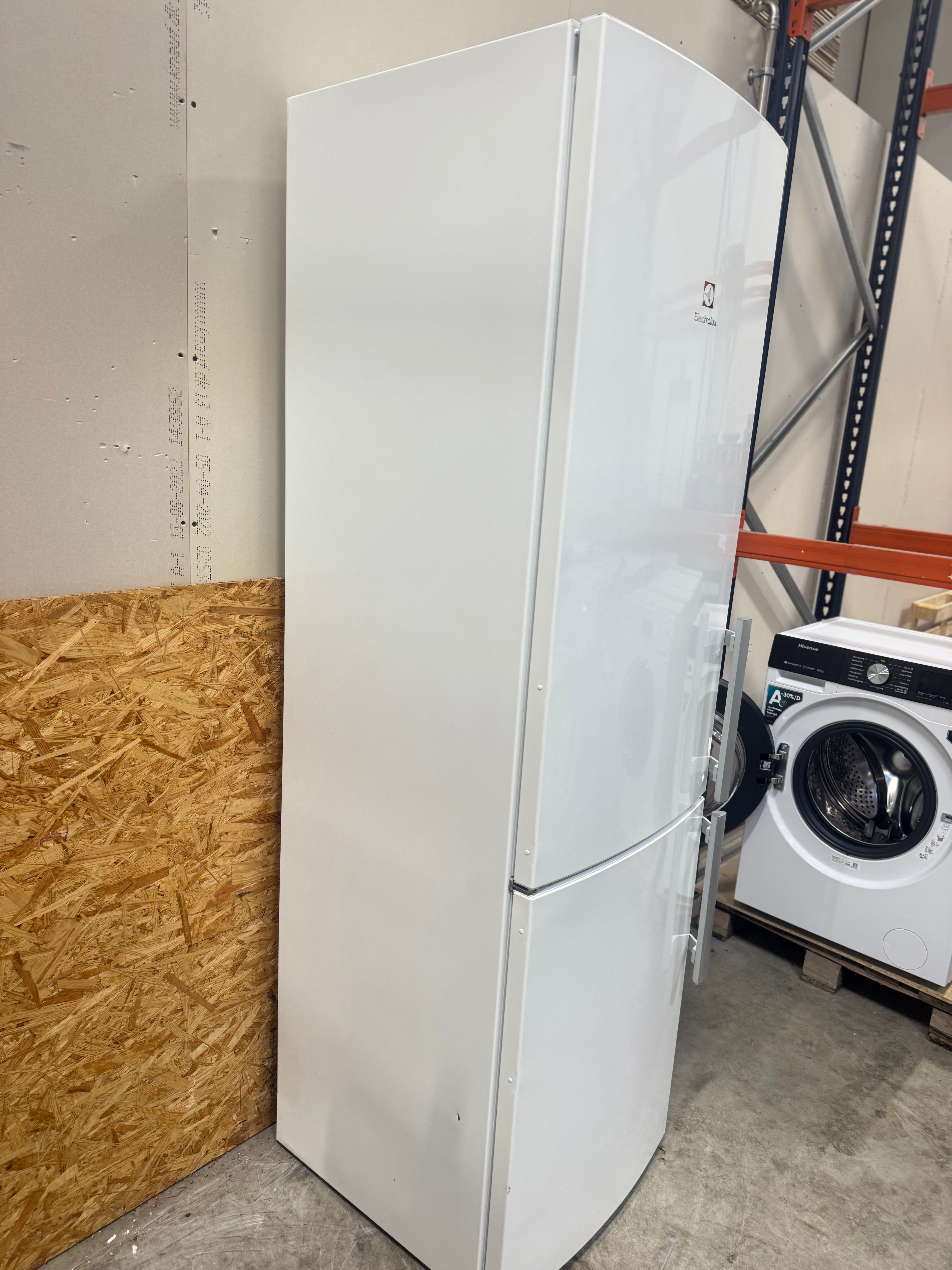 Electrolux køle/fryseskab EN4015MOW - D16308