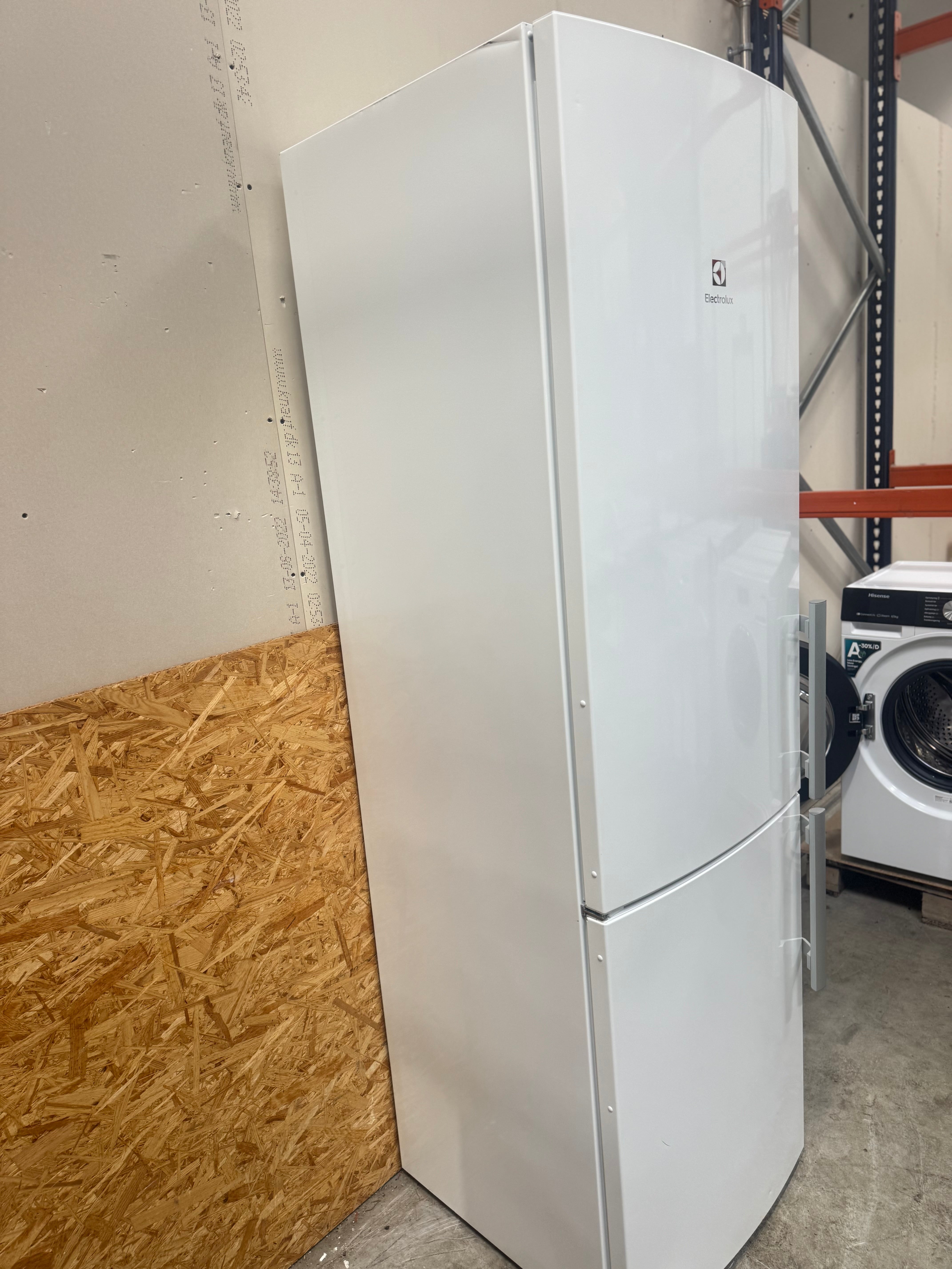 Electrolux køle/fryseskab EN4015MOW - D16240