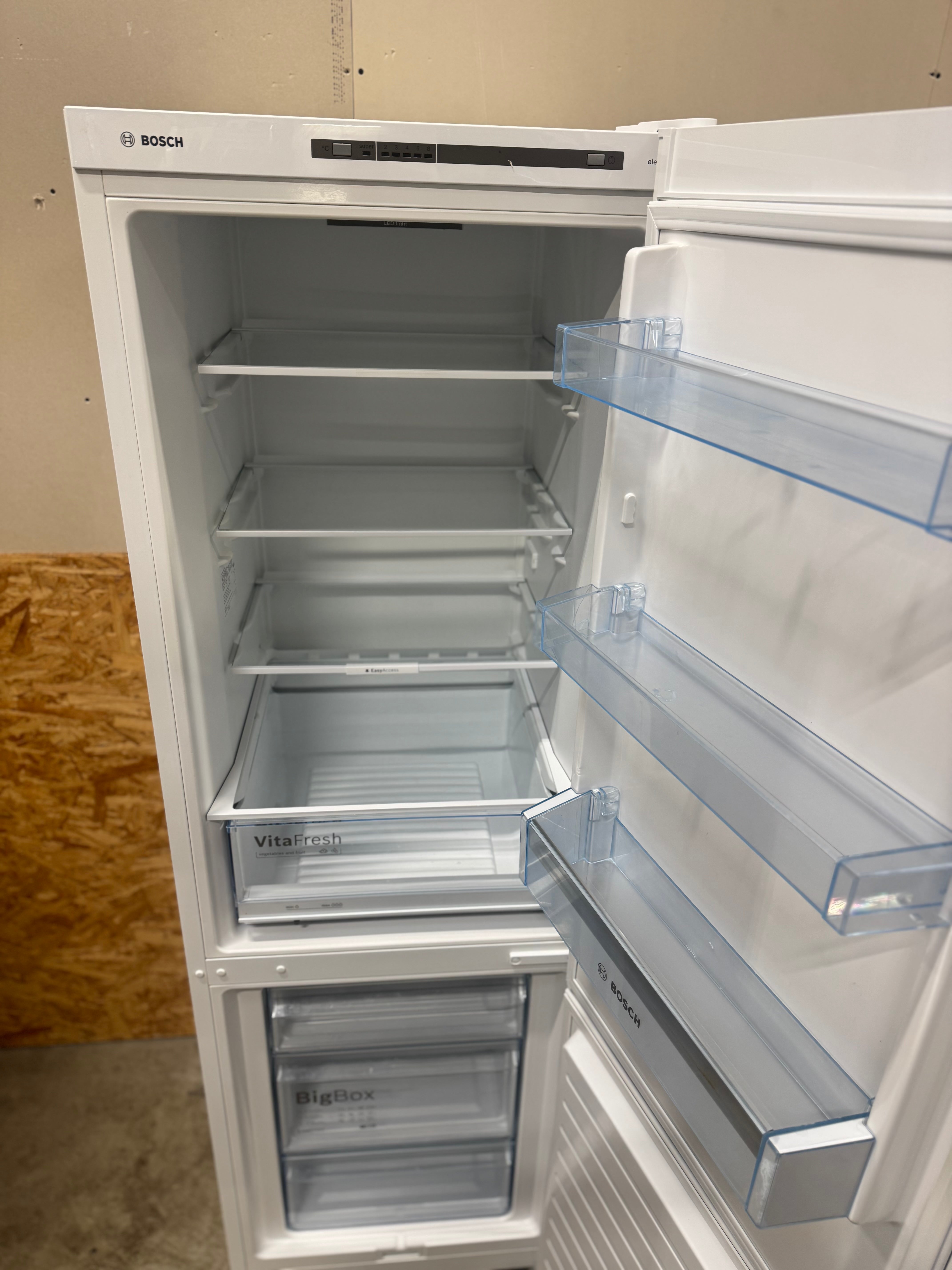 Bosch køle/fryseskab KGV36UW20 - D17240