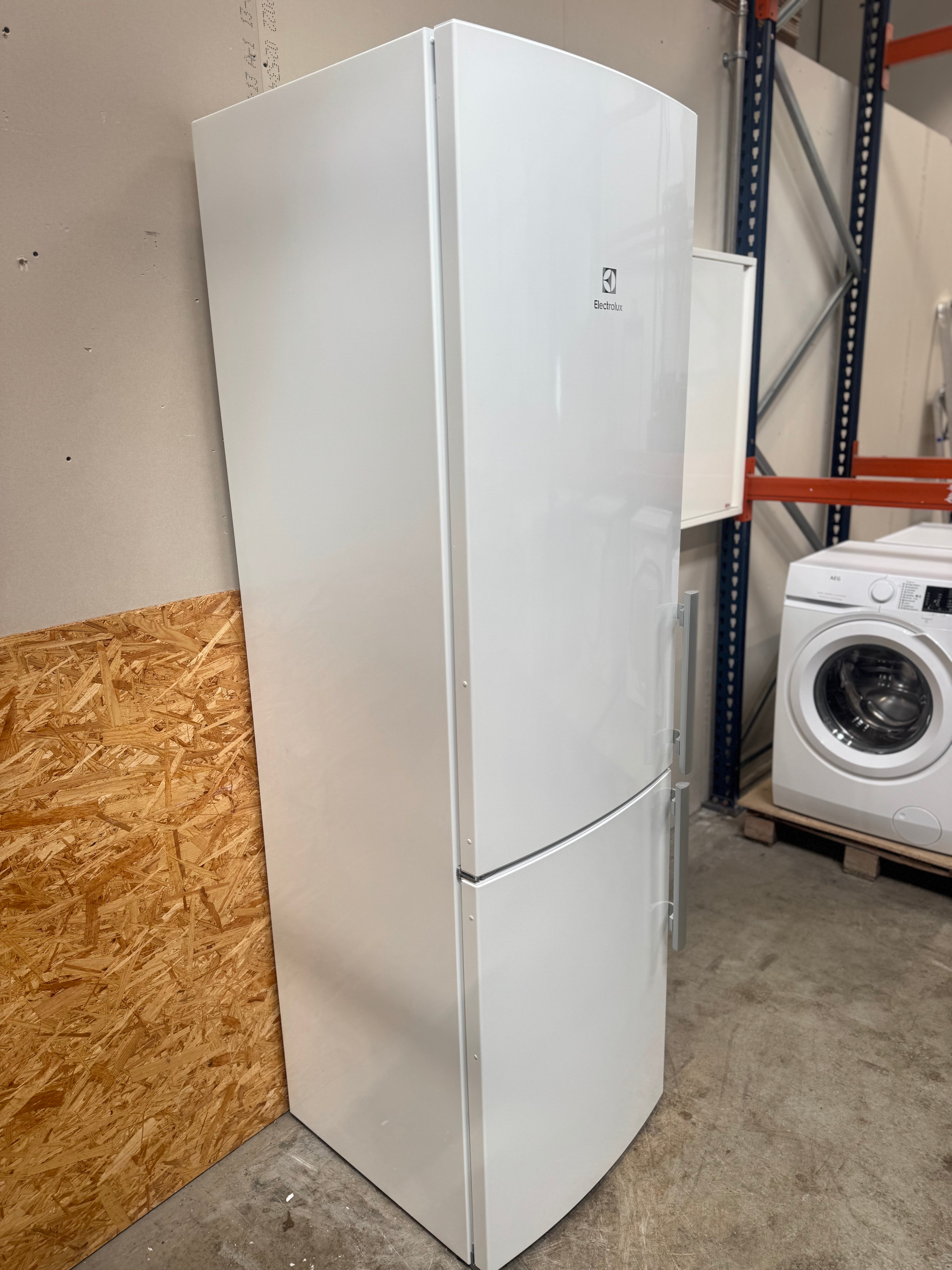 Electrolux køle/fryseskab EN3855MOW - D16224