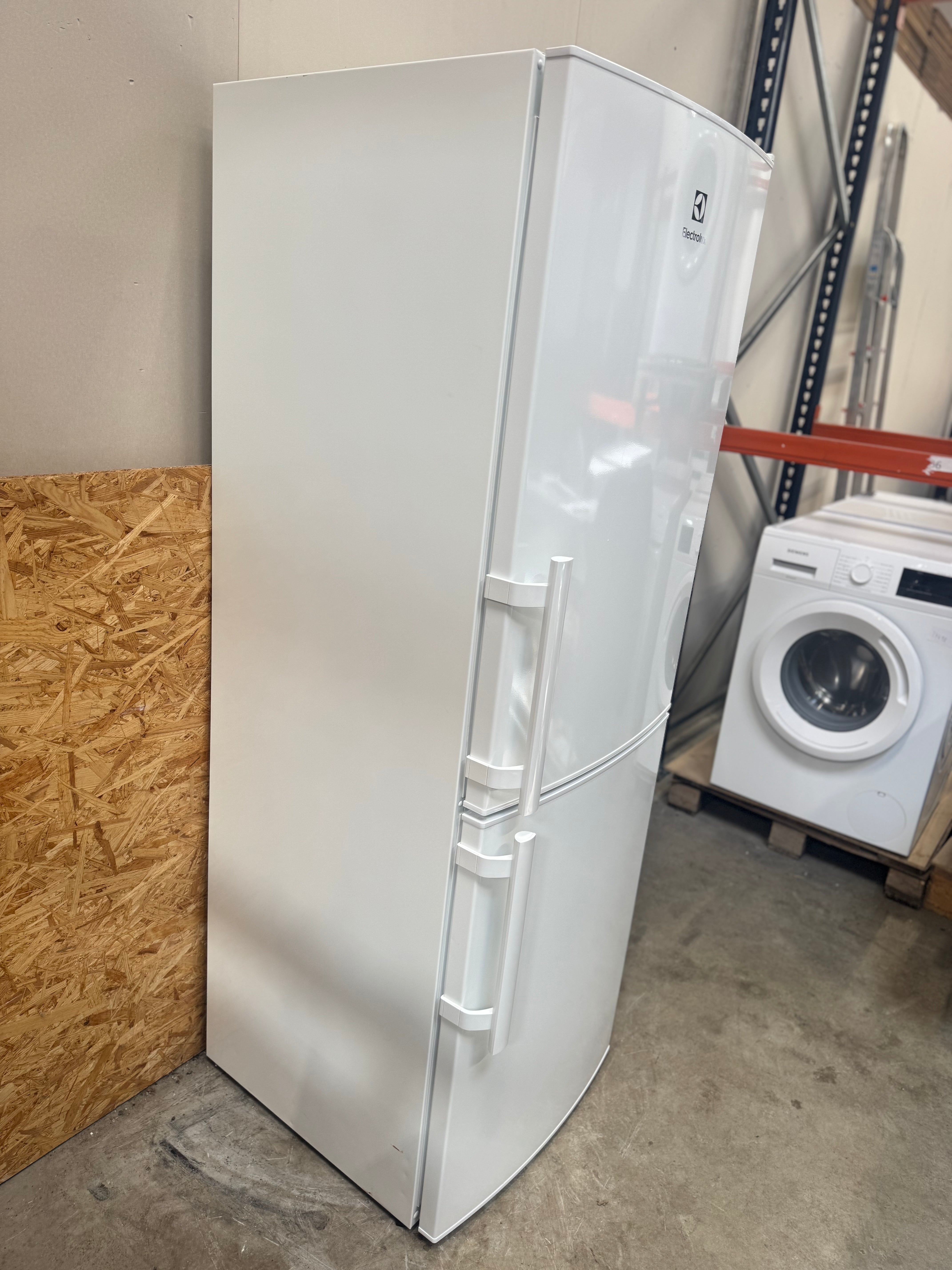 Electrolux køle/fryseskab LNT3LE31W1 - D14985