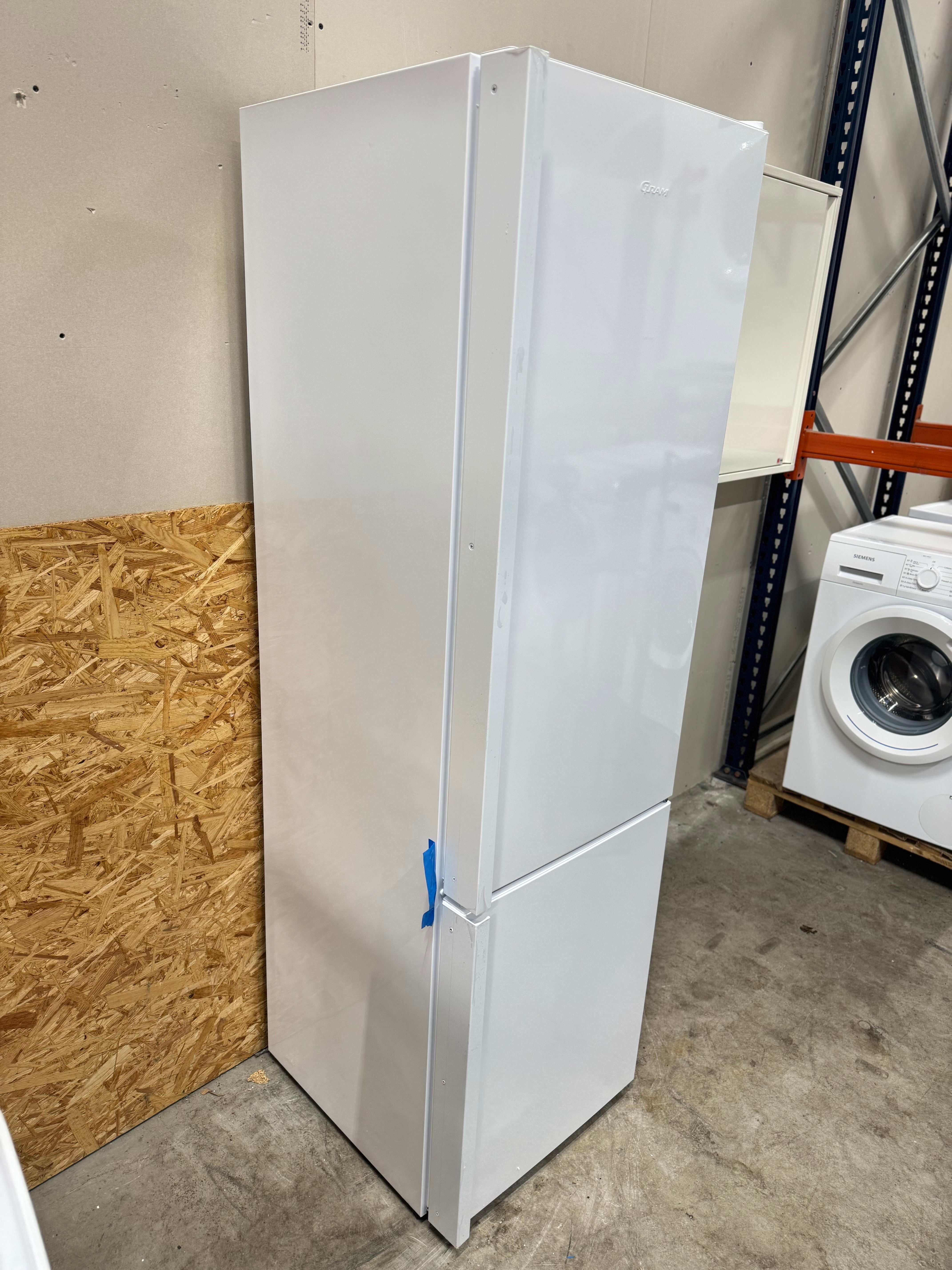 Gram køle/fryseskab KF471854 - D13346