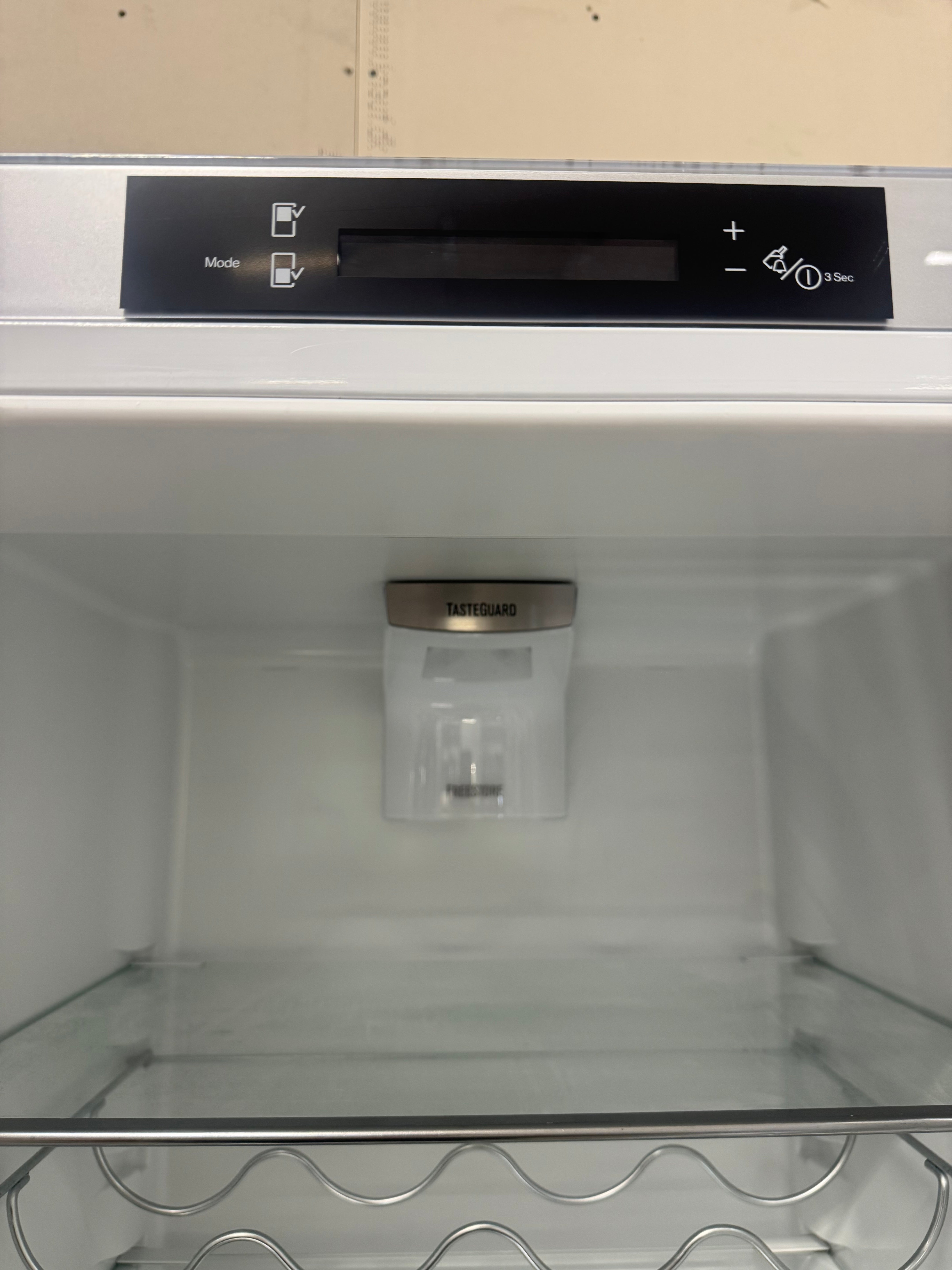 Electrolux køle/fryseskab EN3855MOW - D16327