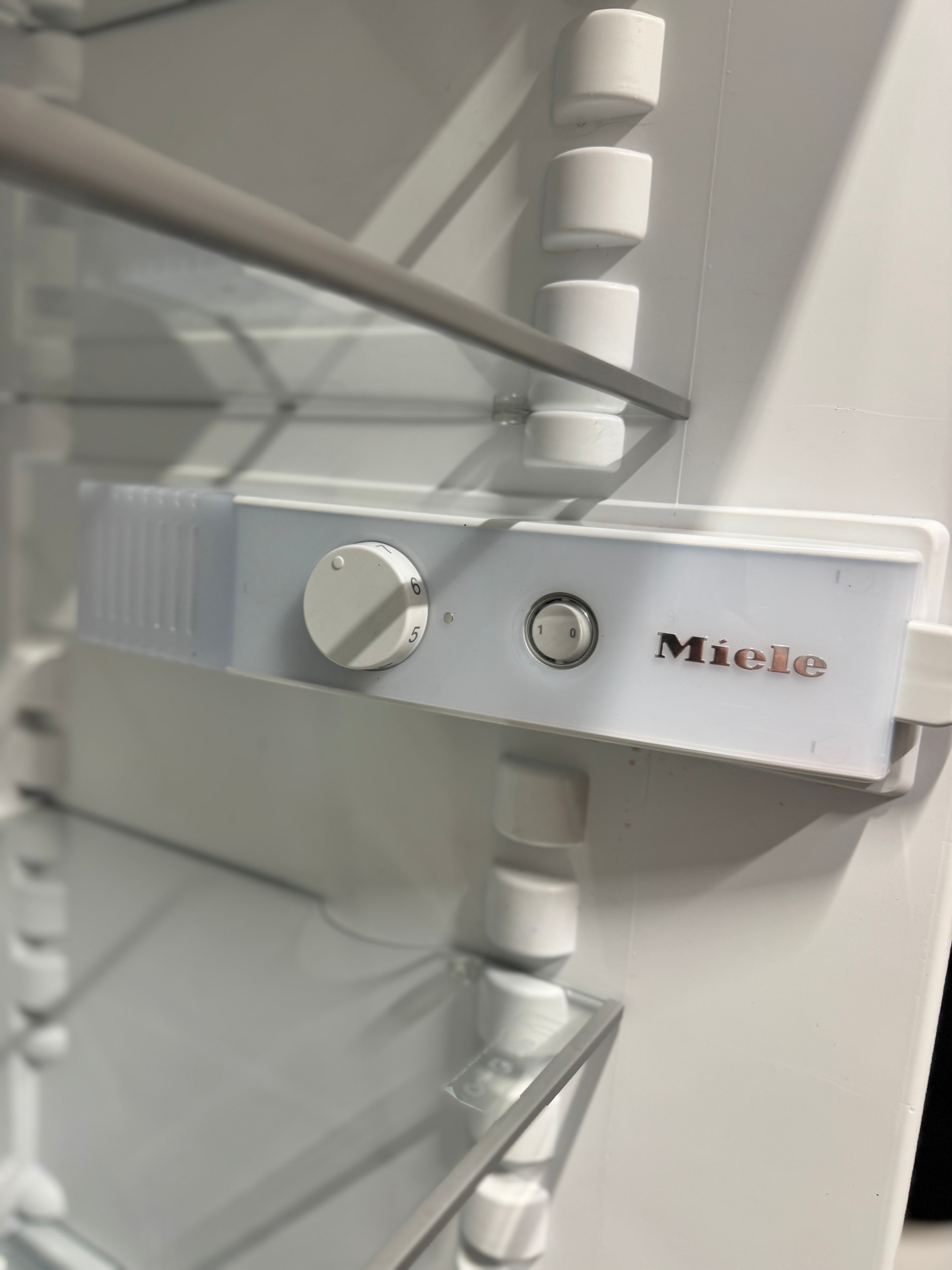 Miele køle/fryseskab KD28052WS - D17362