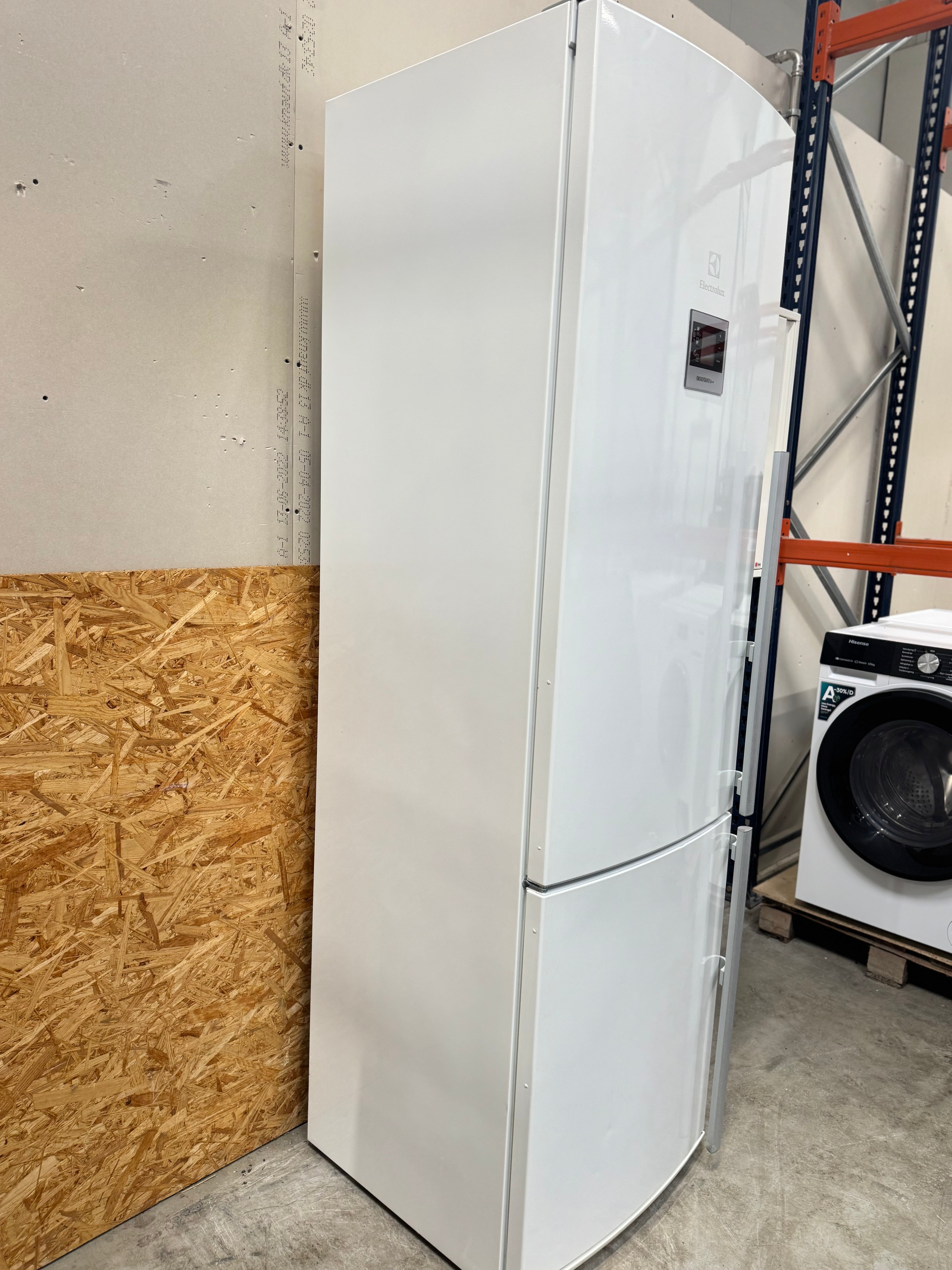 Electrolux køle/fryseskab EN4011AOW - D16237