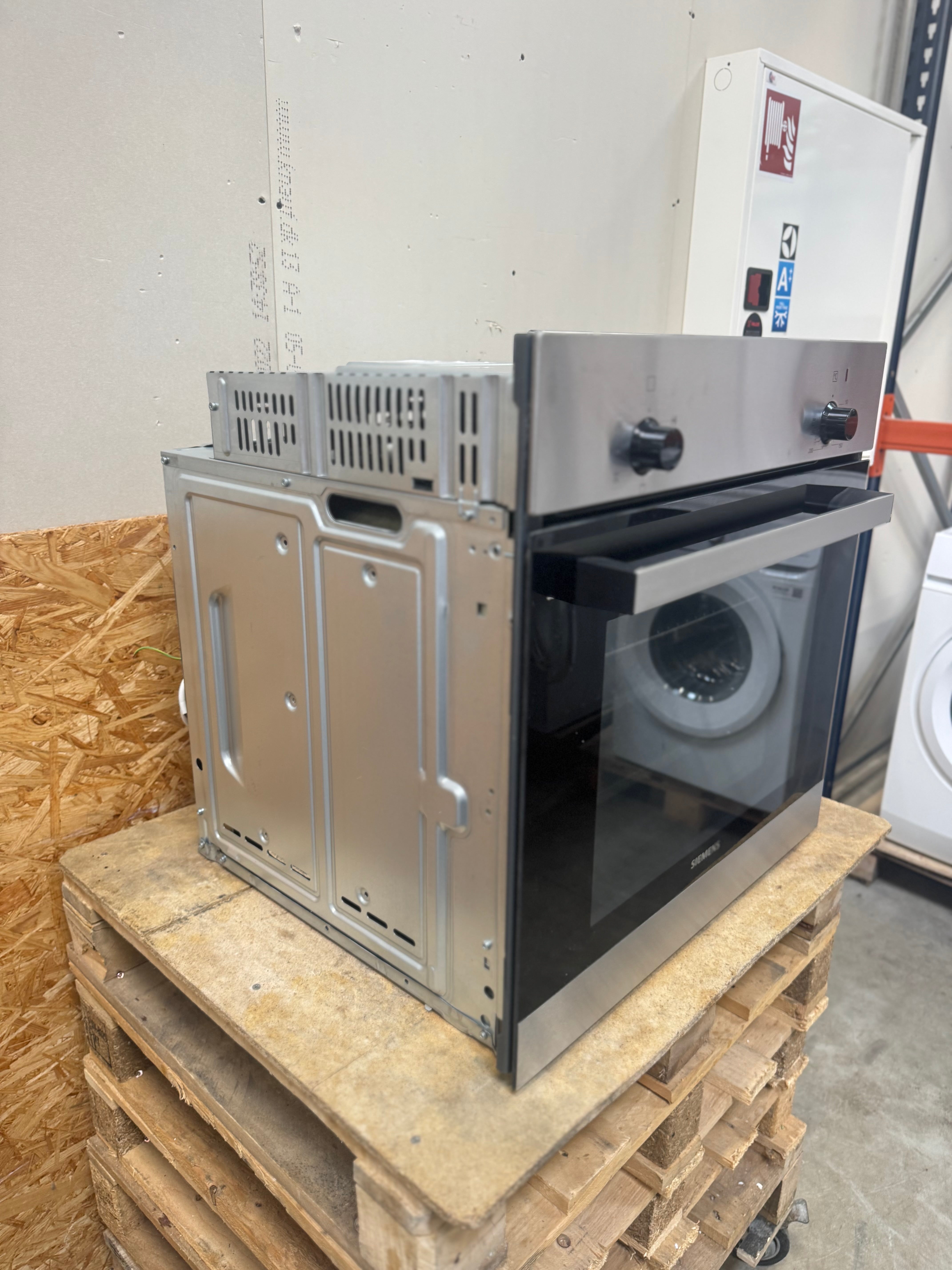 Siemens indbygningsovn HB010FBR0S - D16049