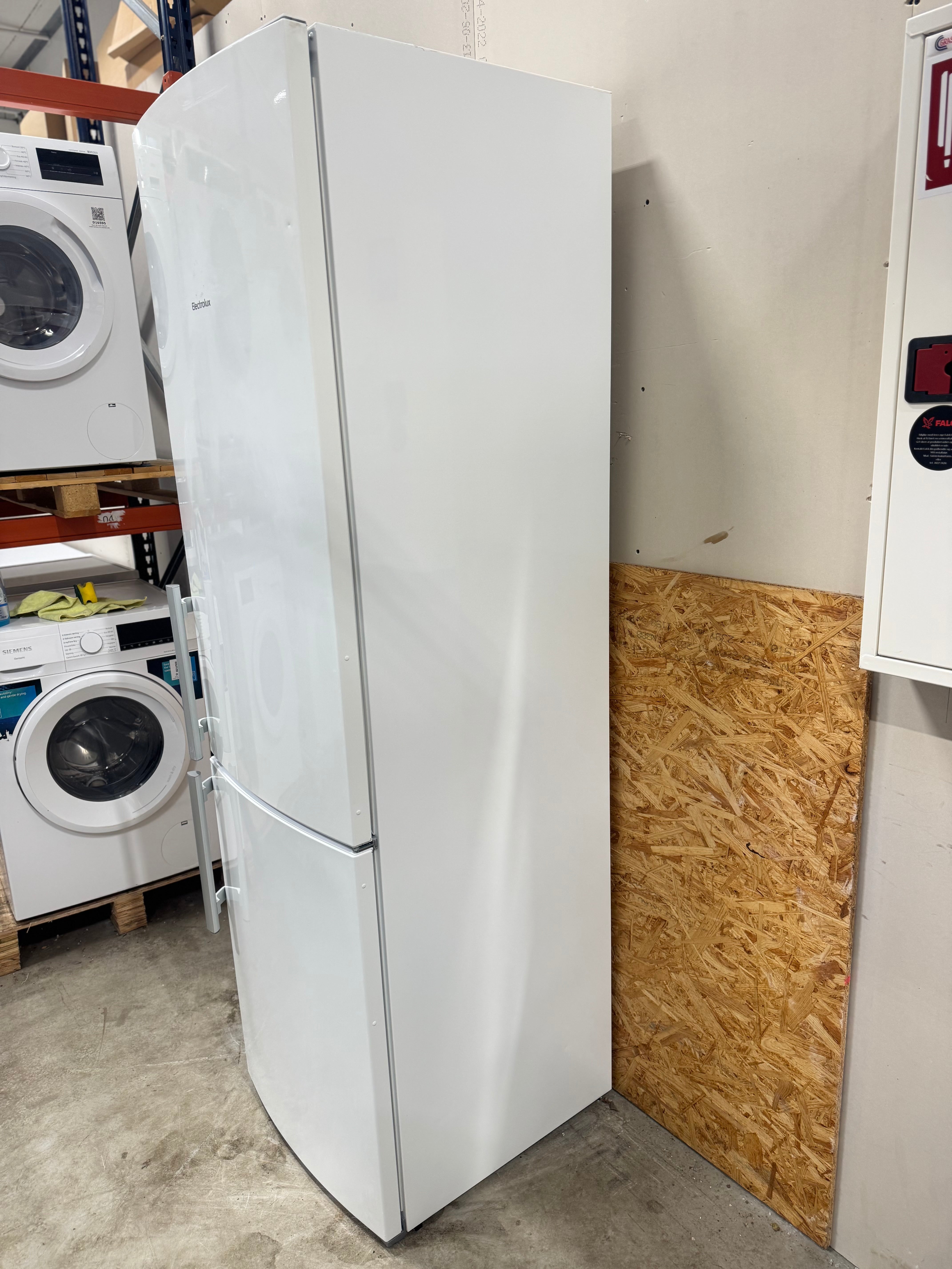 Electrolux køle/fryseskab EN4015MOW - D17182