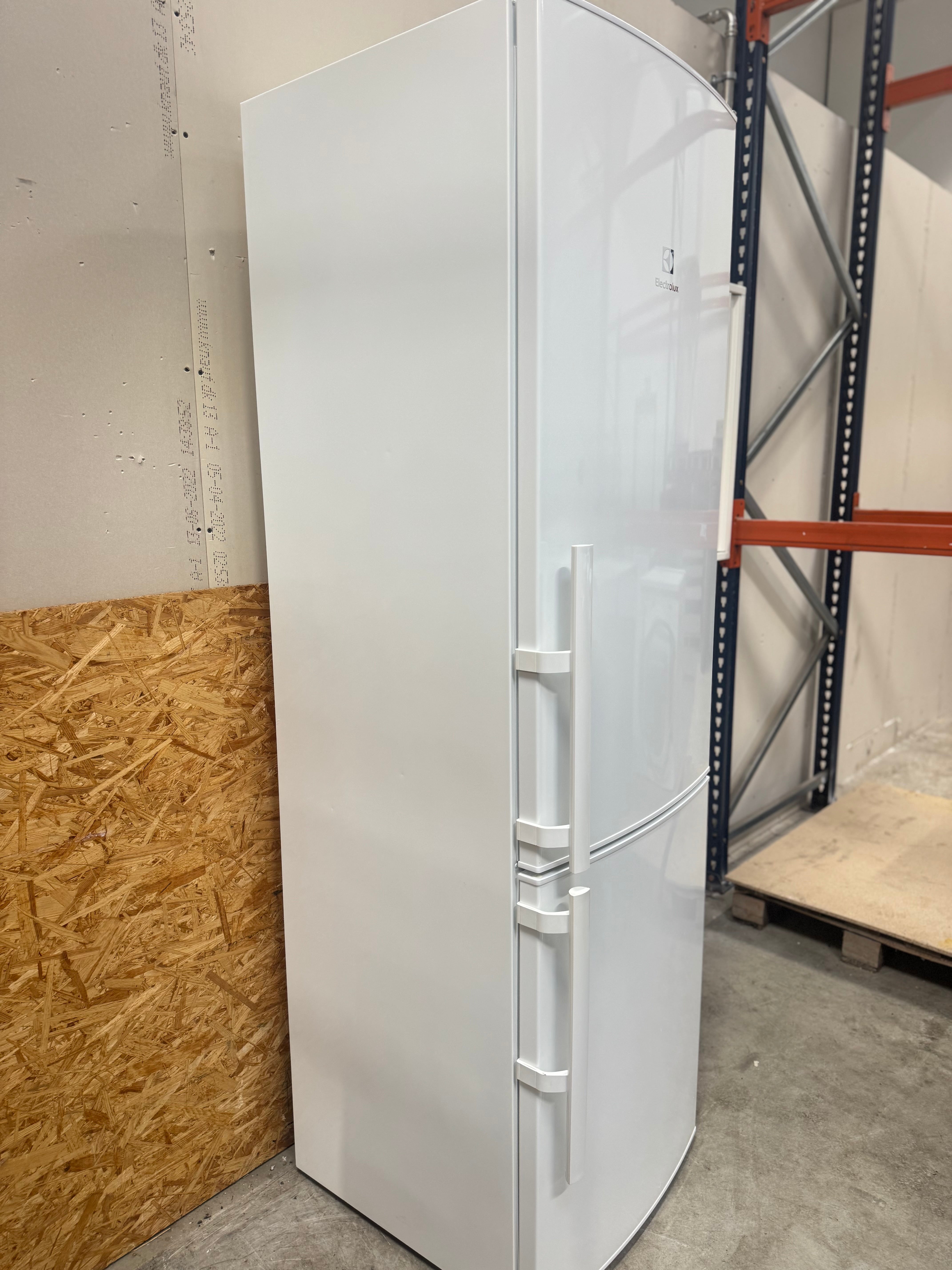 Electrolux køle/fryseskab EN3853MOW - D16916