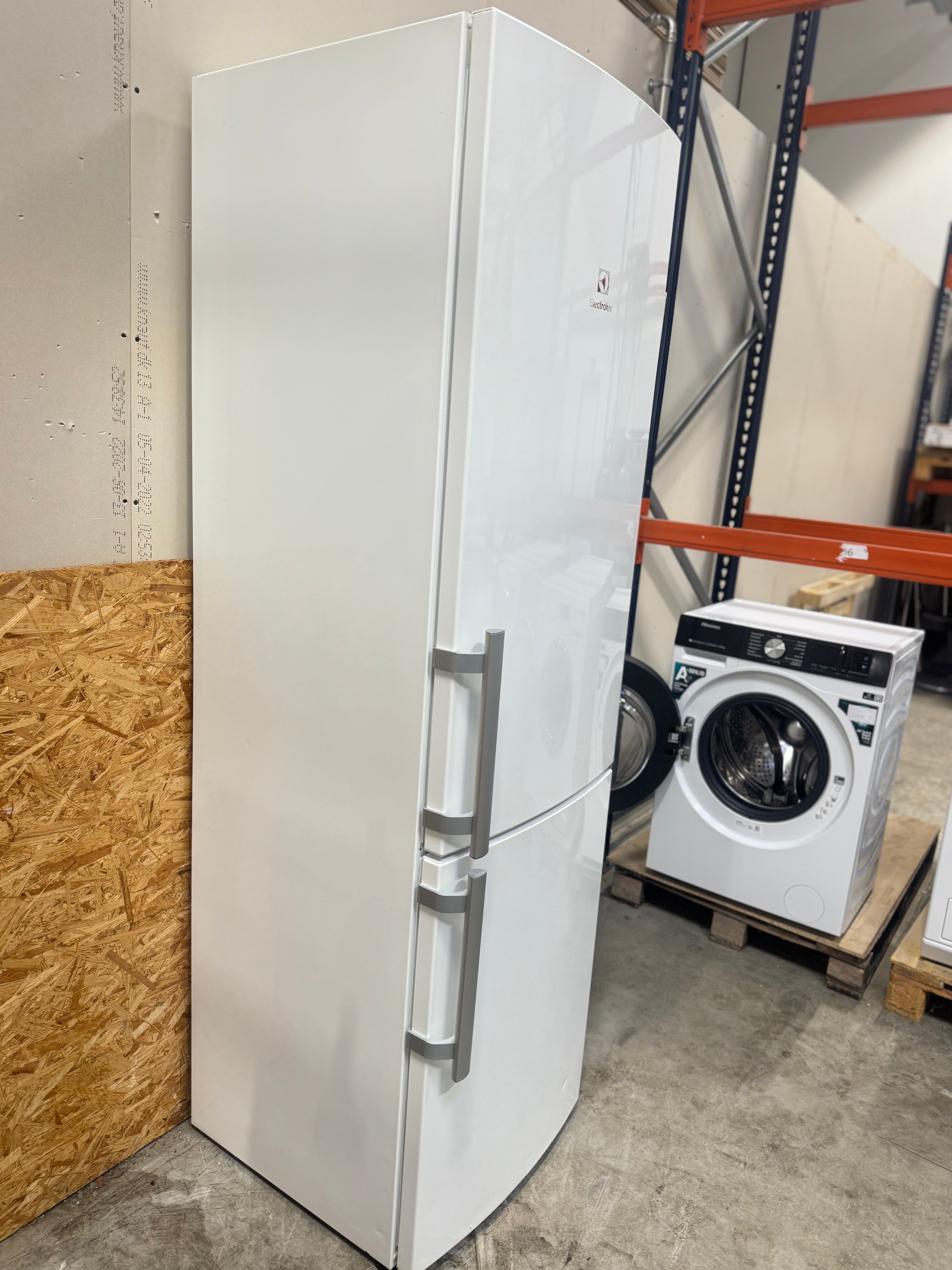 Electrolux køle/fryseskab EN4015MOW - D16309