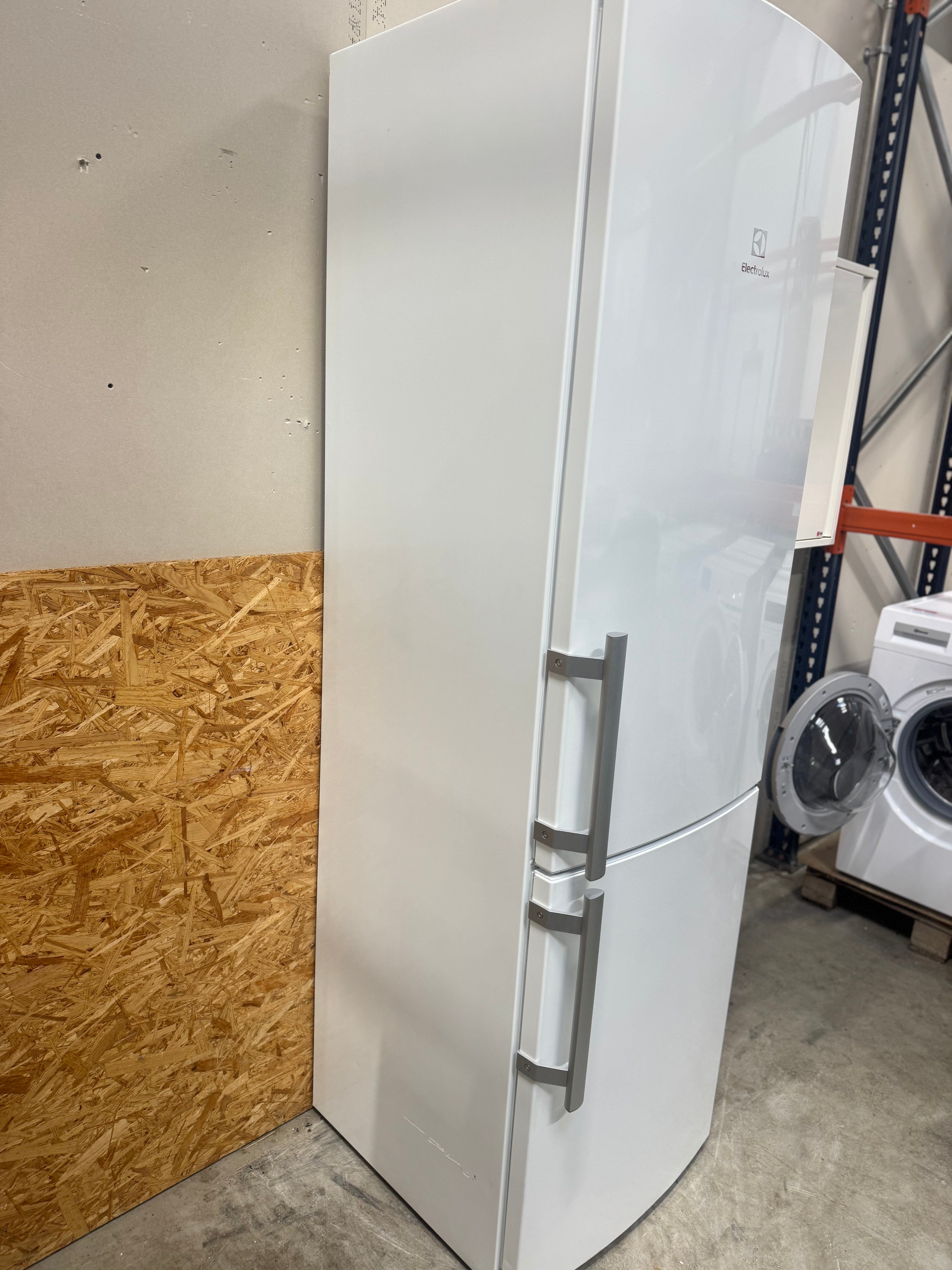 Electrolux køle/fryseskab EN3855MOW - D16507