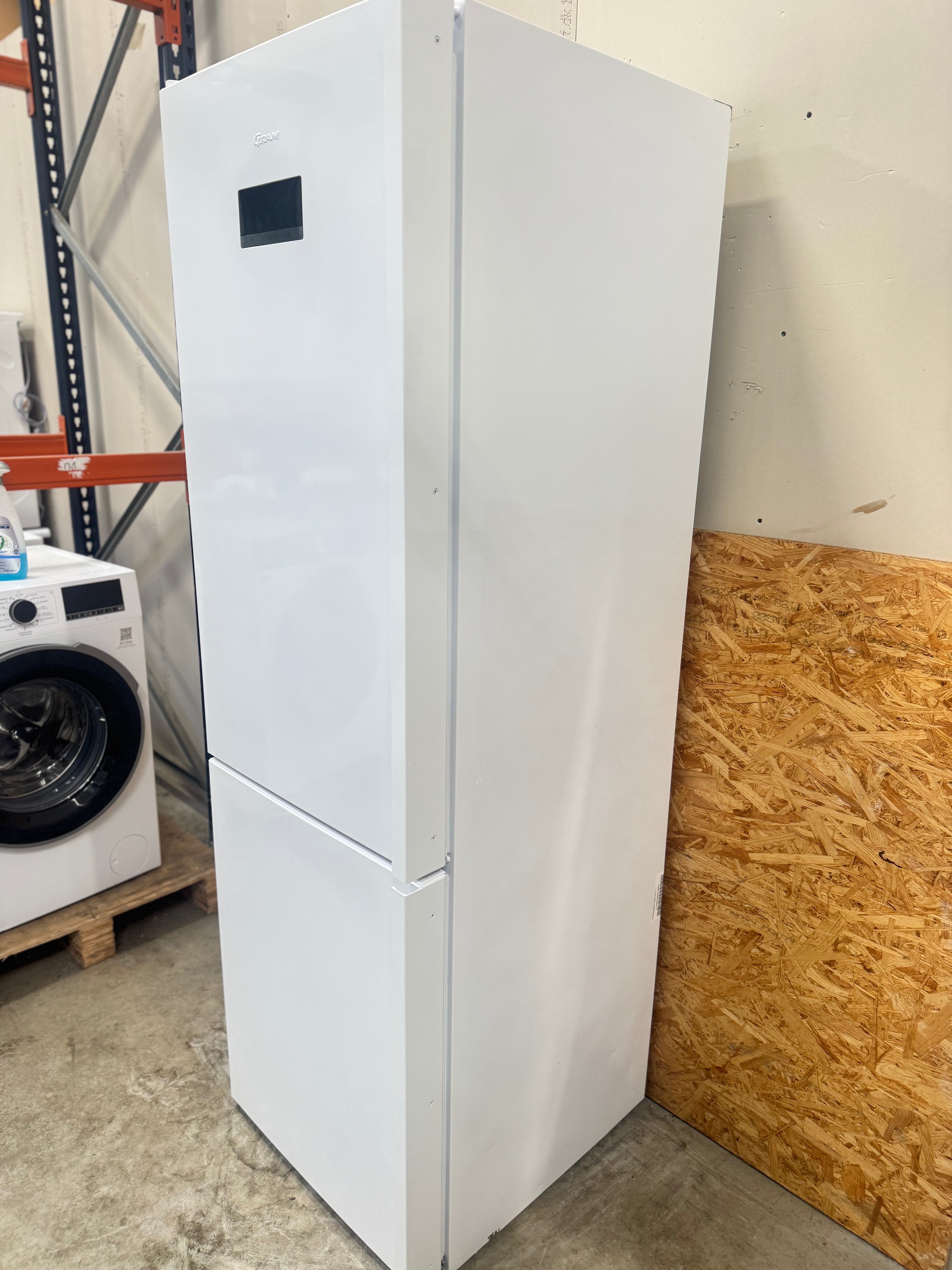 Gram køle/fryseskab KF481864FN - D17512