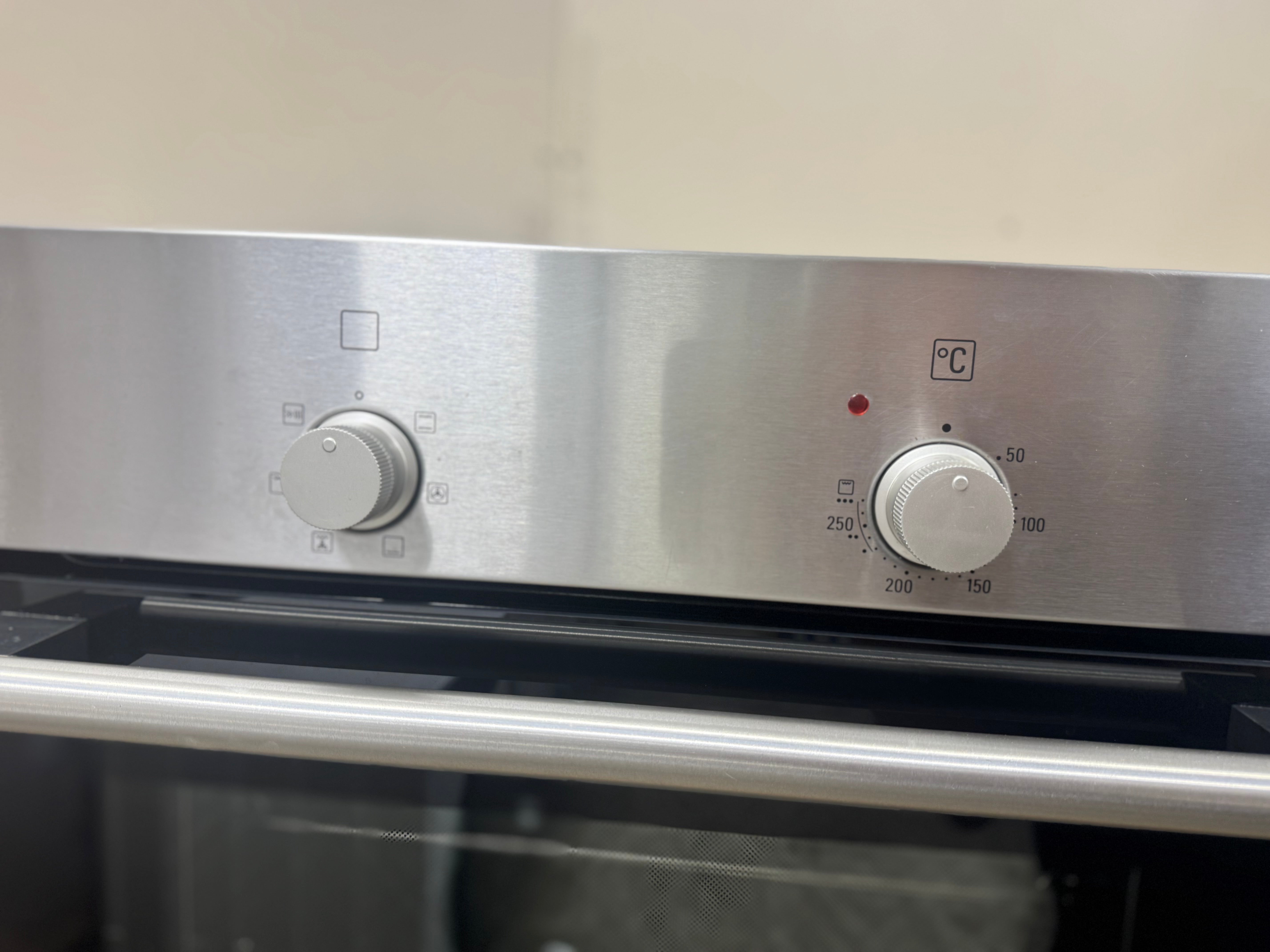 Siemens indbygningsovn HB301E2S - D16341