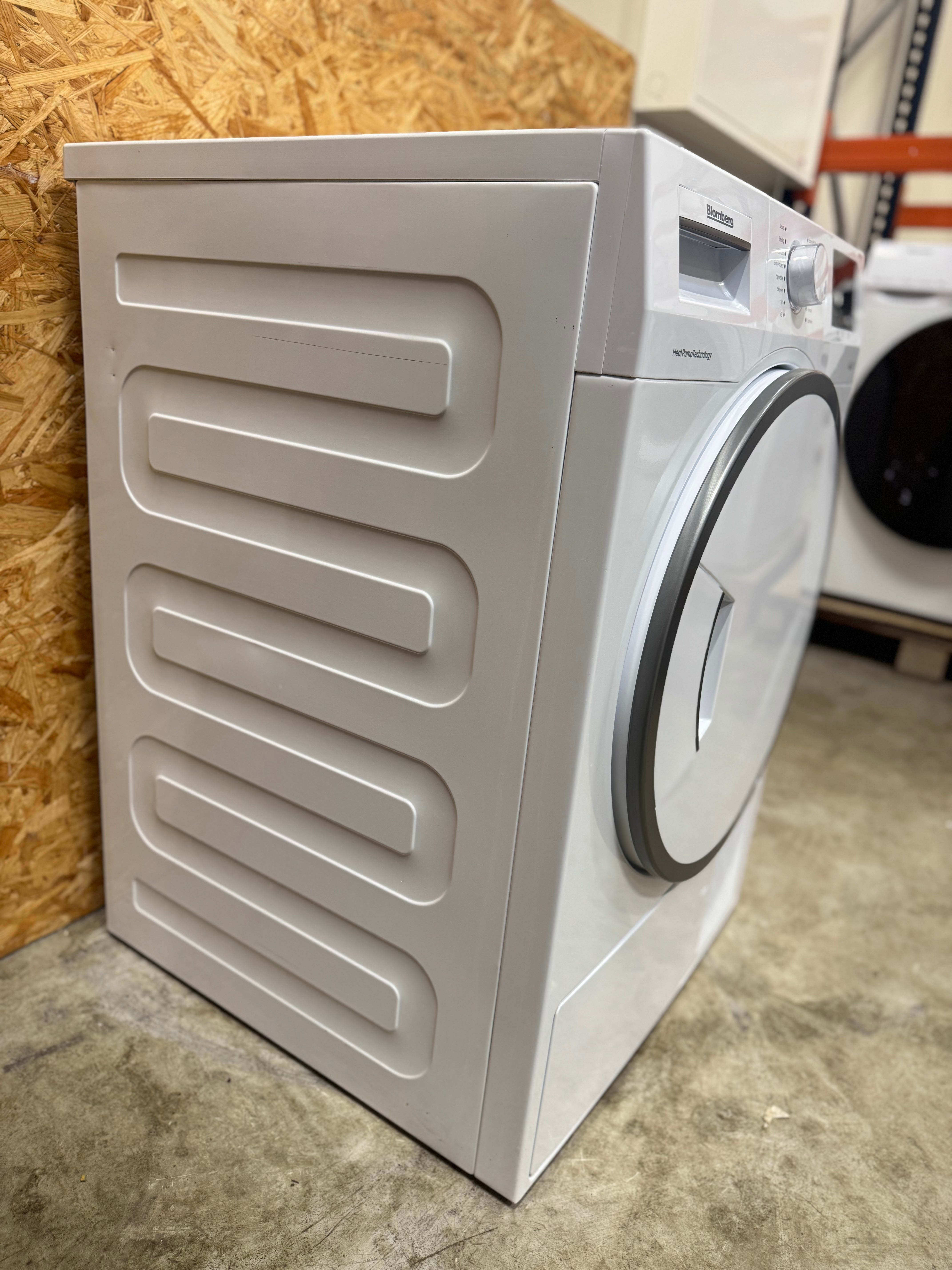 Blomberg Kondenstørretumbler 	BTGS383W0 - D17334