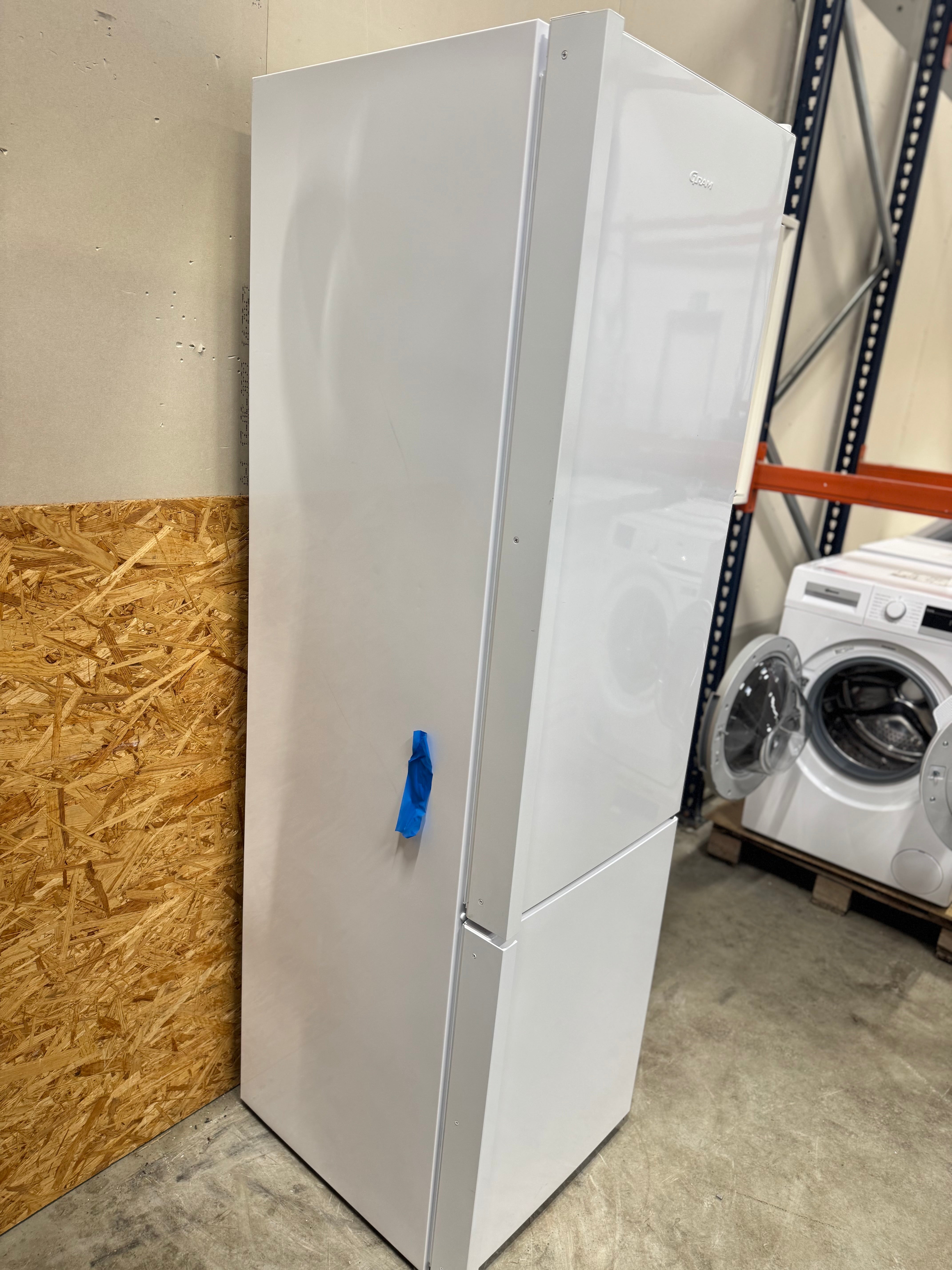 Gram køle/fryseskab KF471854 - D17156