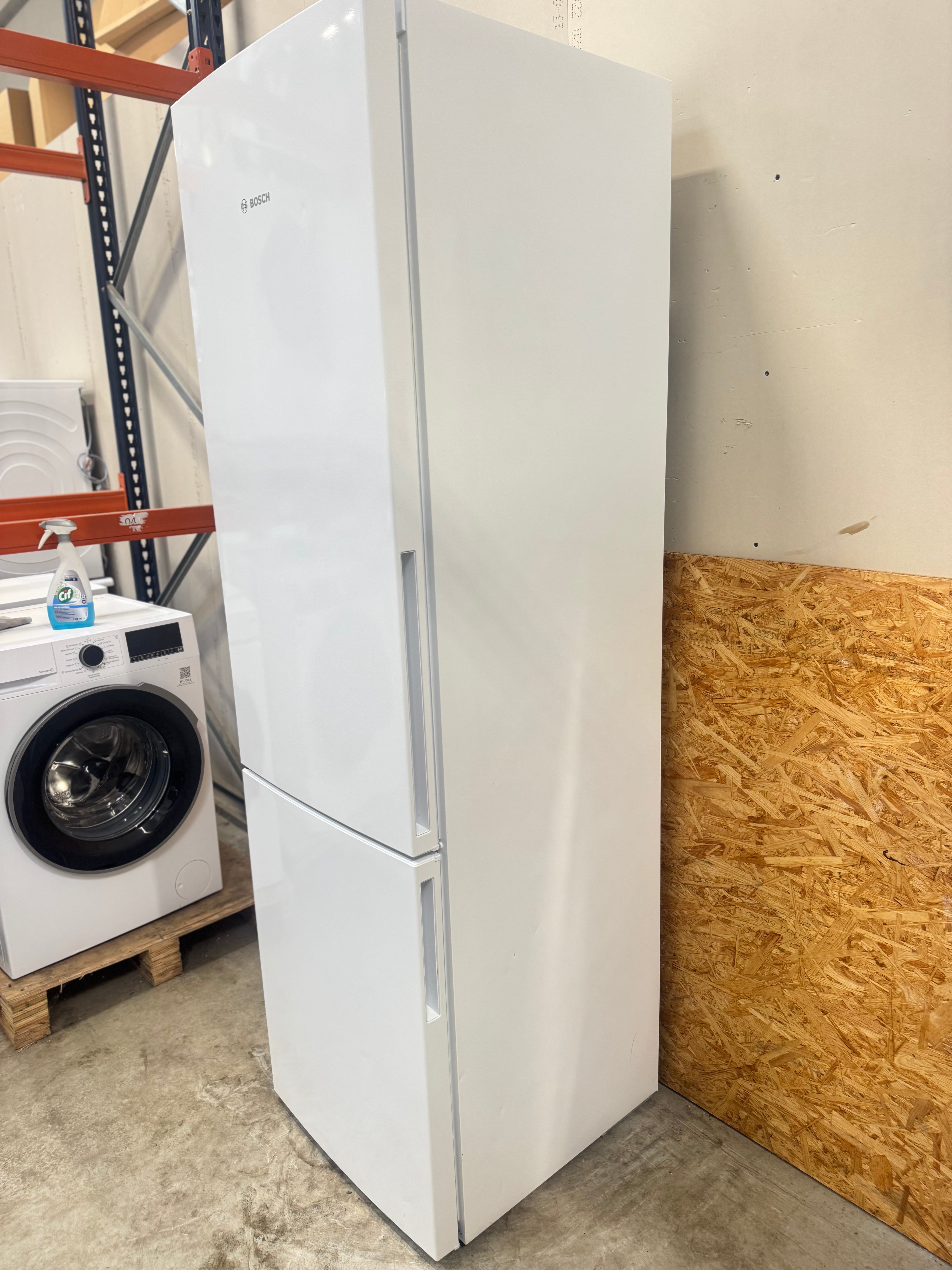 Bosch køle/fryseskab KGV39VWEA - D18369