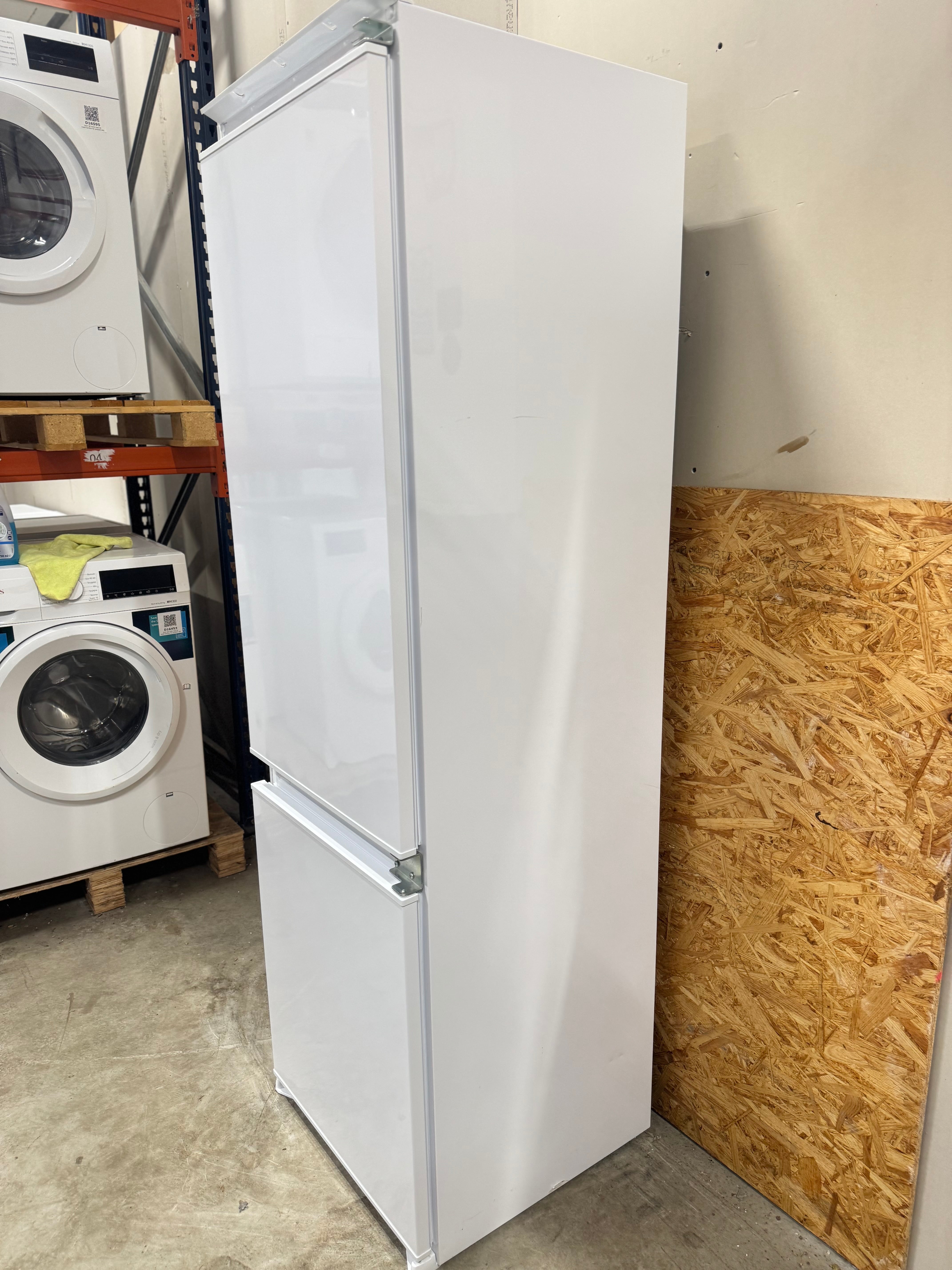 Gram integrerbar køle/fryseskab KFI501775N - D17238