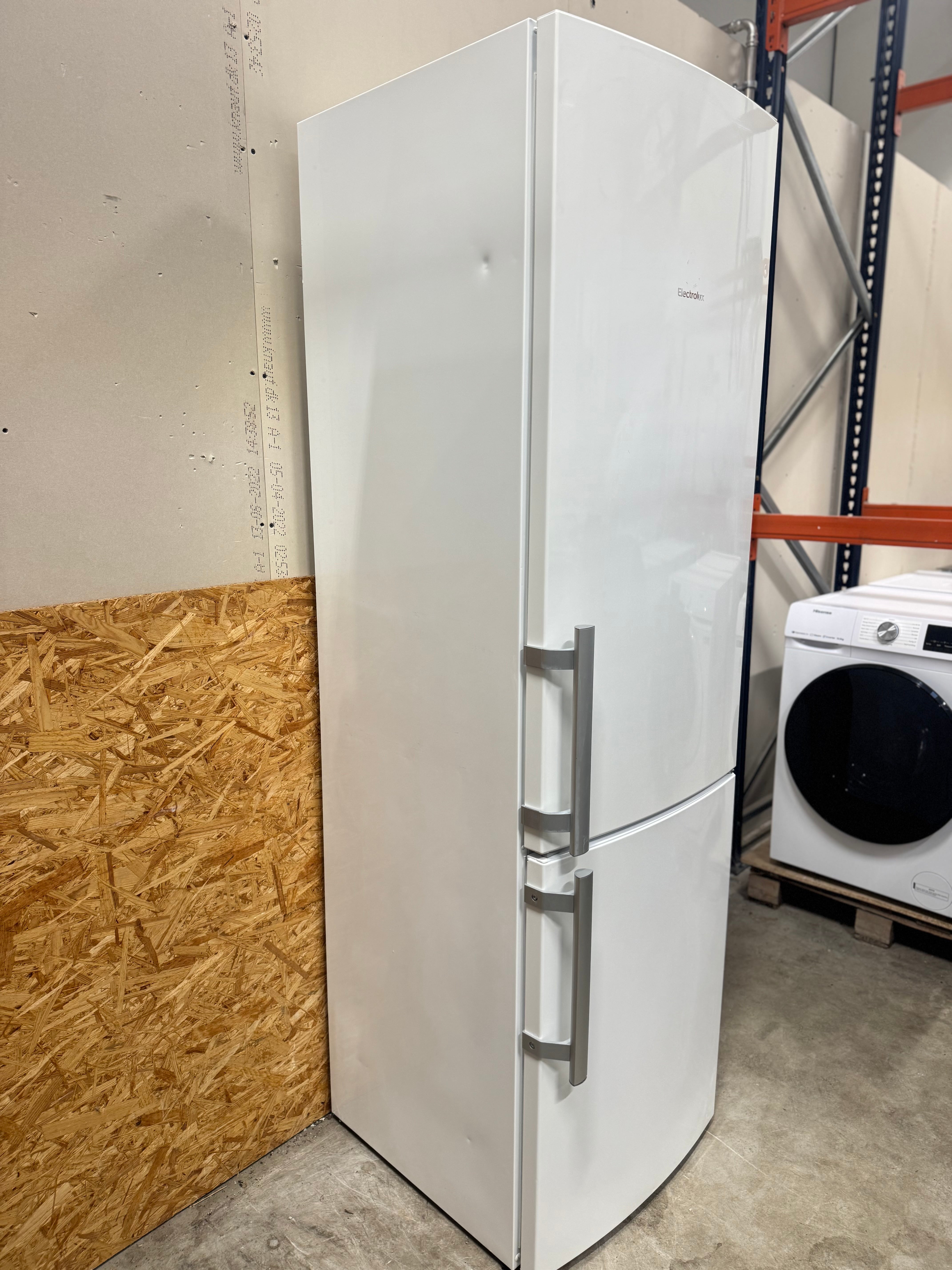 Electrolux køle/fryseskab EN4015MOW - D17182