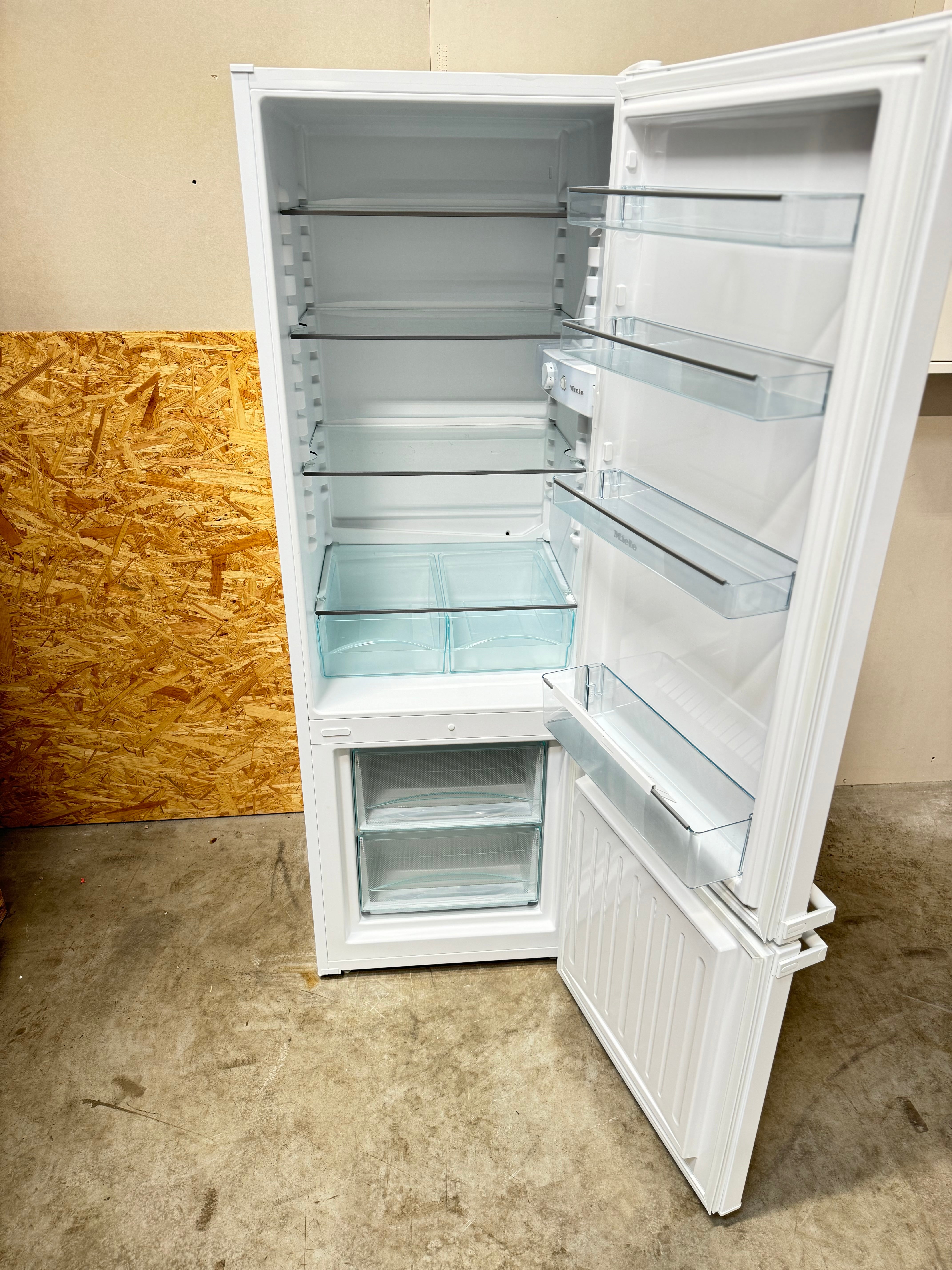 Miele køle/fryseskab KD26052WS - D15075