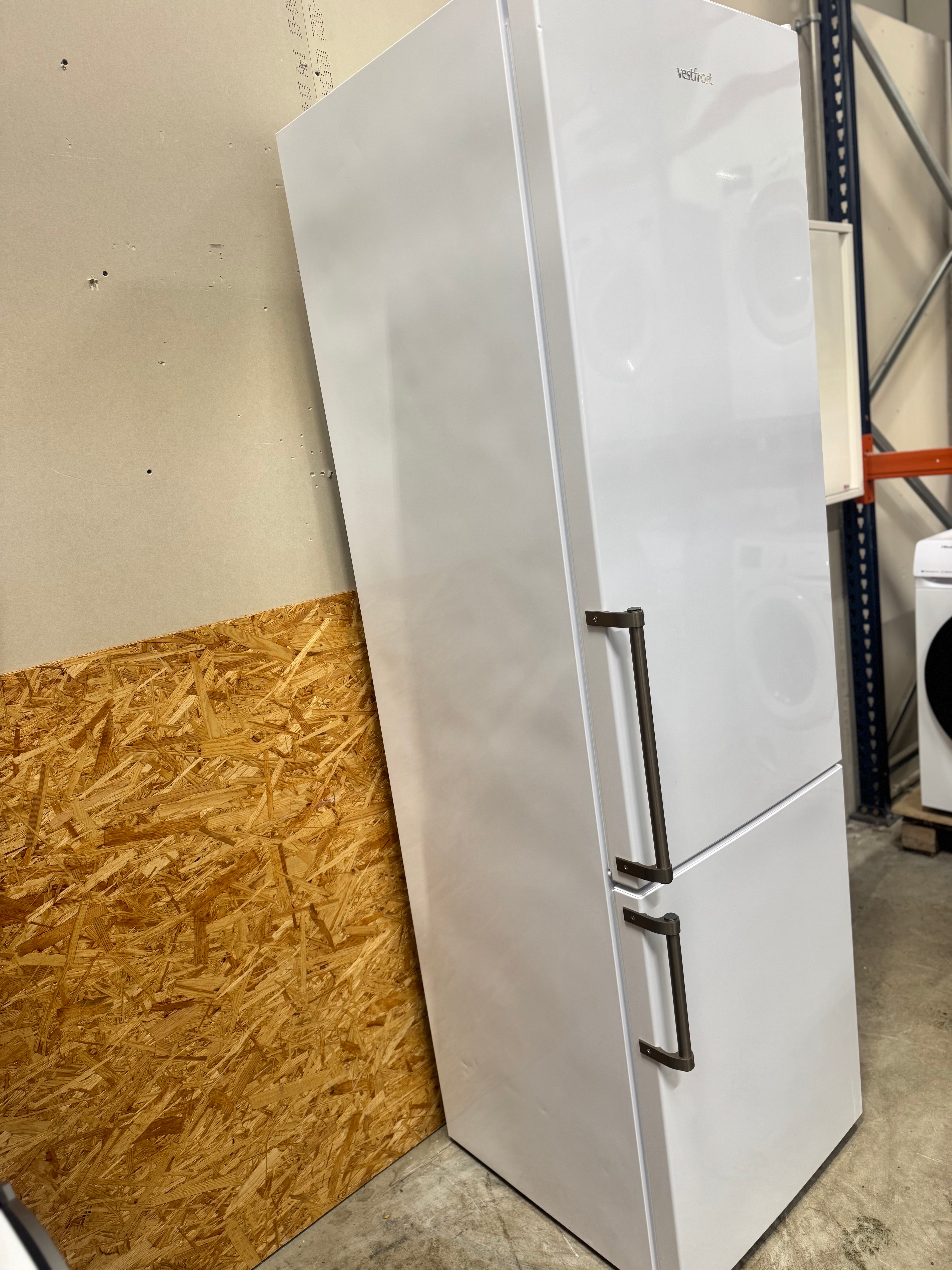 Vestfrost køle-/fryseskab SW699MENFH - D17513