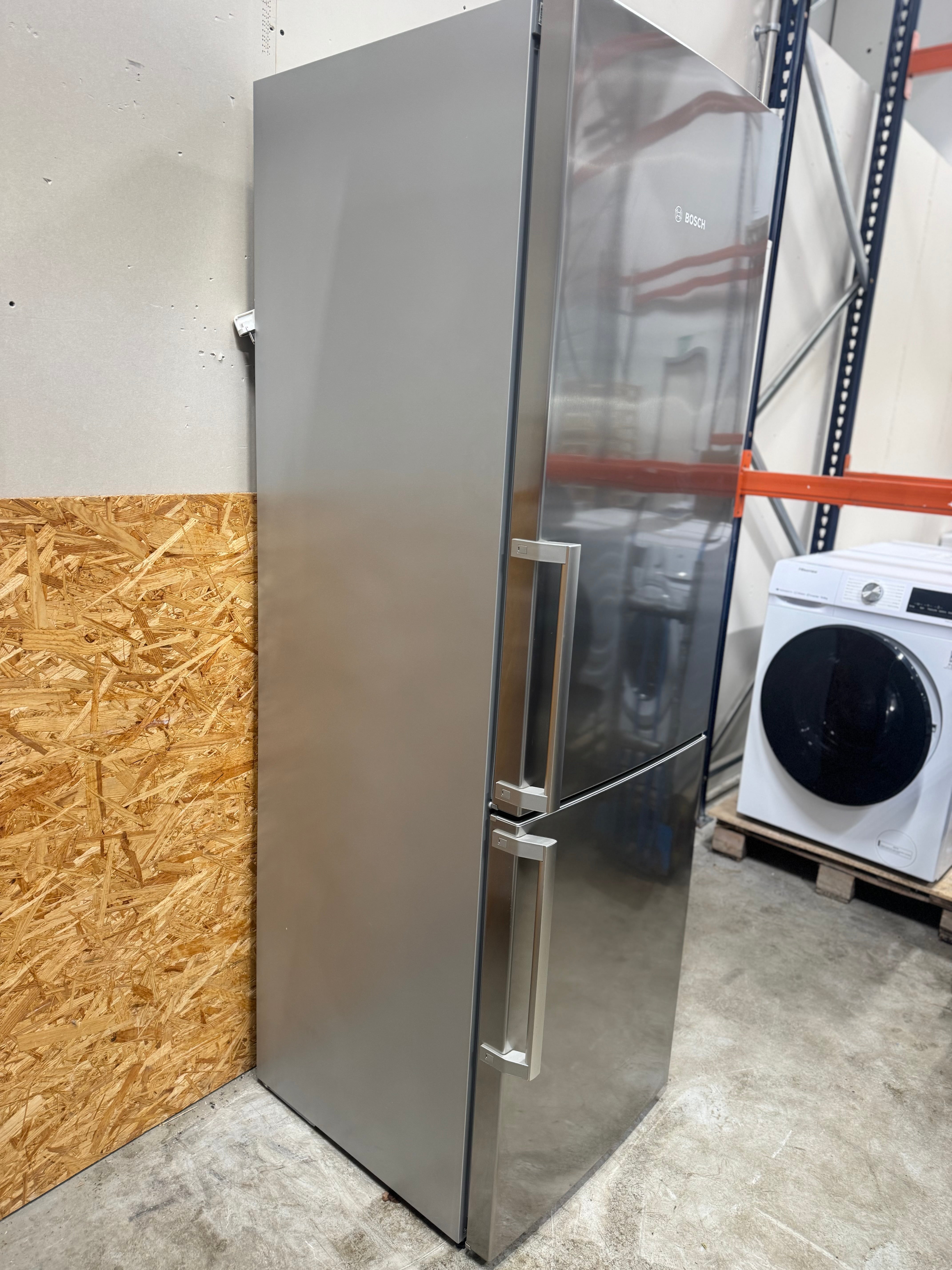 Bosch køle/fryseskab KGE36AI30 - D17415