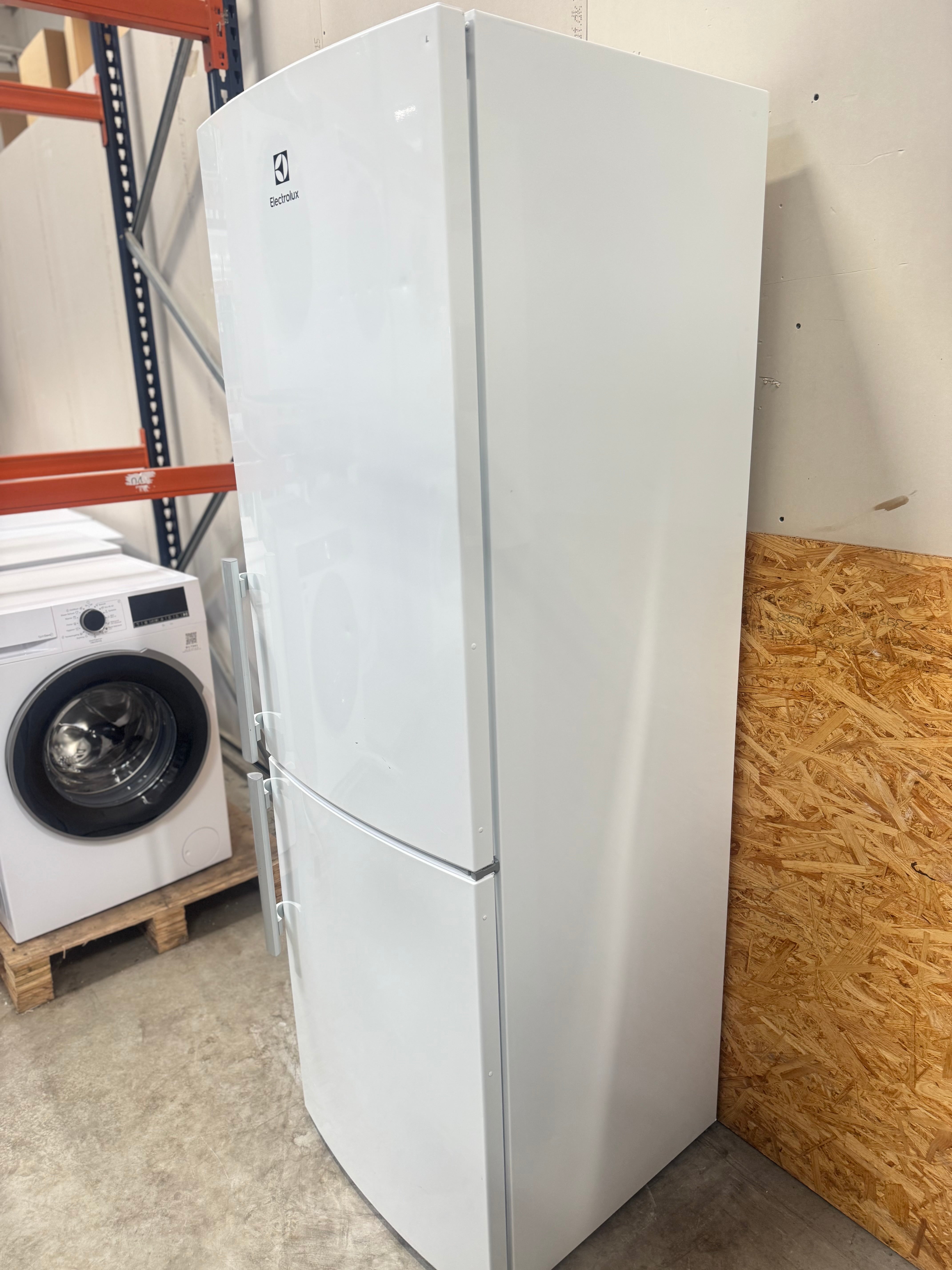 Electrolux køle/fryseskab EN3615MOW - D18365