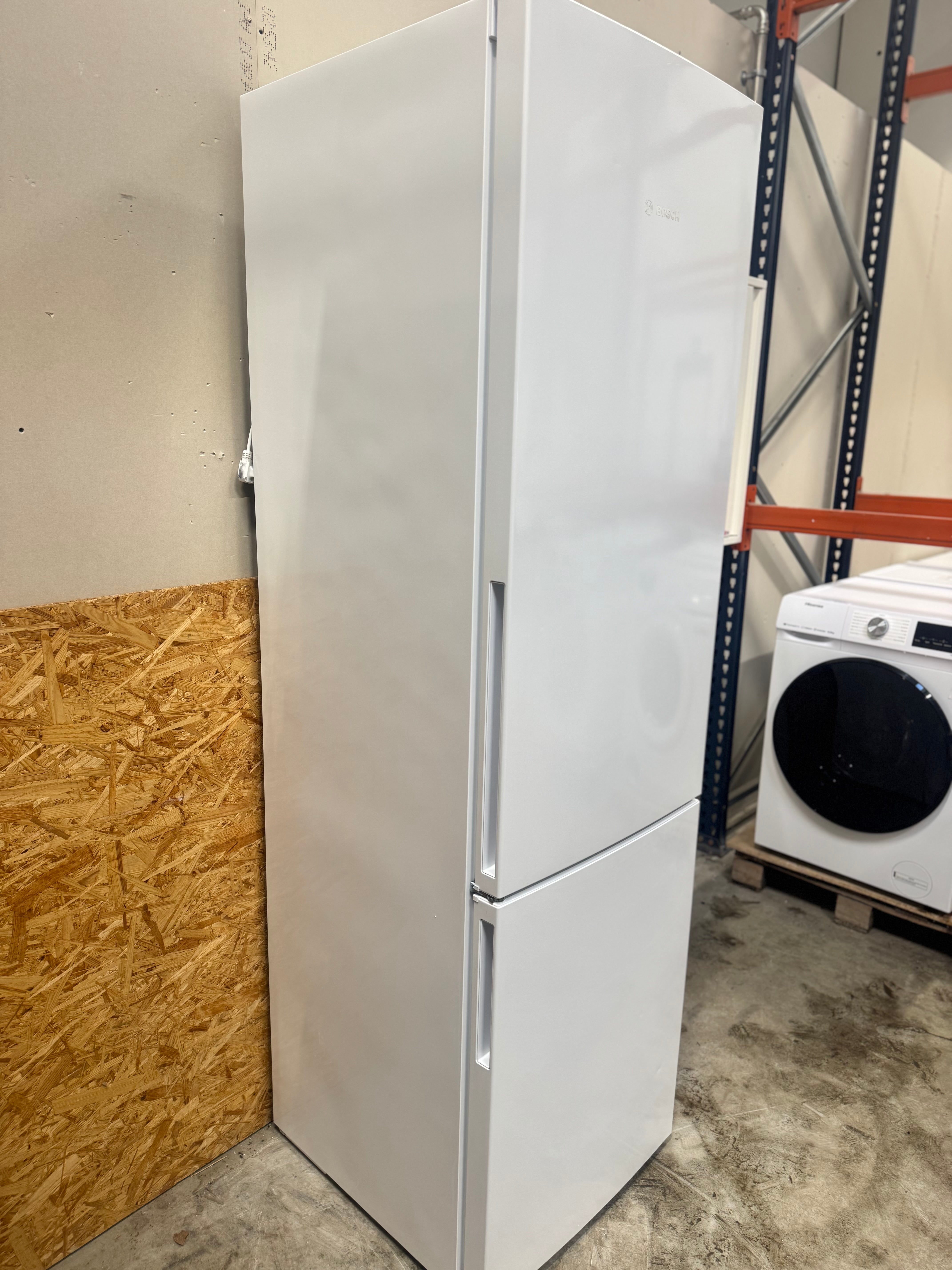 Bosch køle/fryseskab KGV39VWEA - D17181