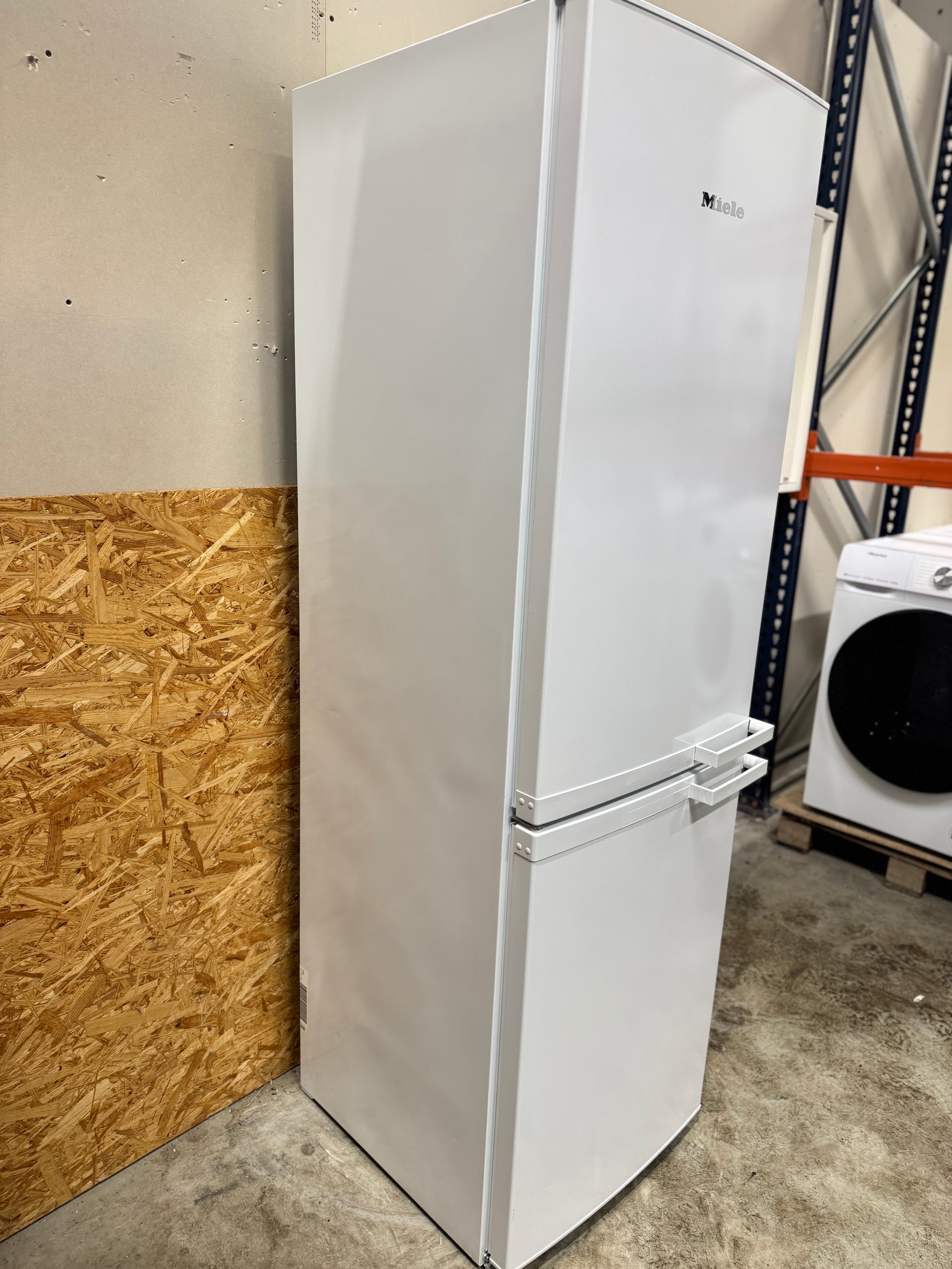 Miele køle/fryseskab KD28052WS - D17362