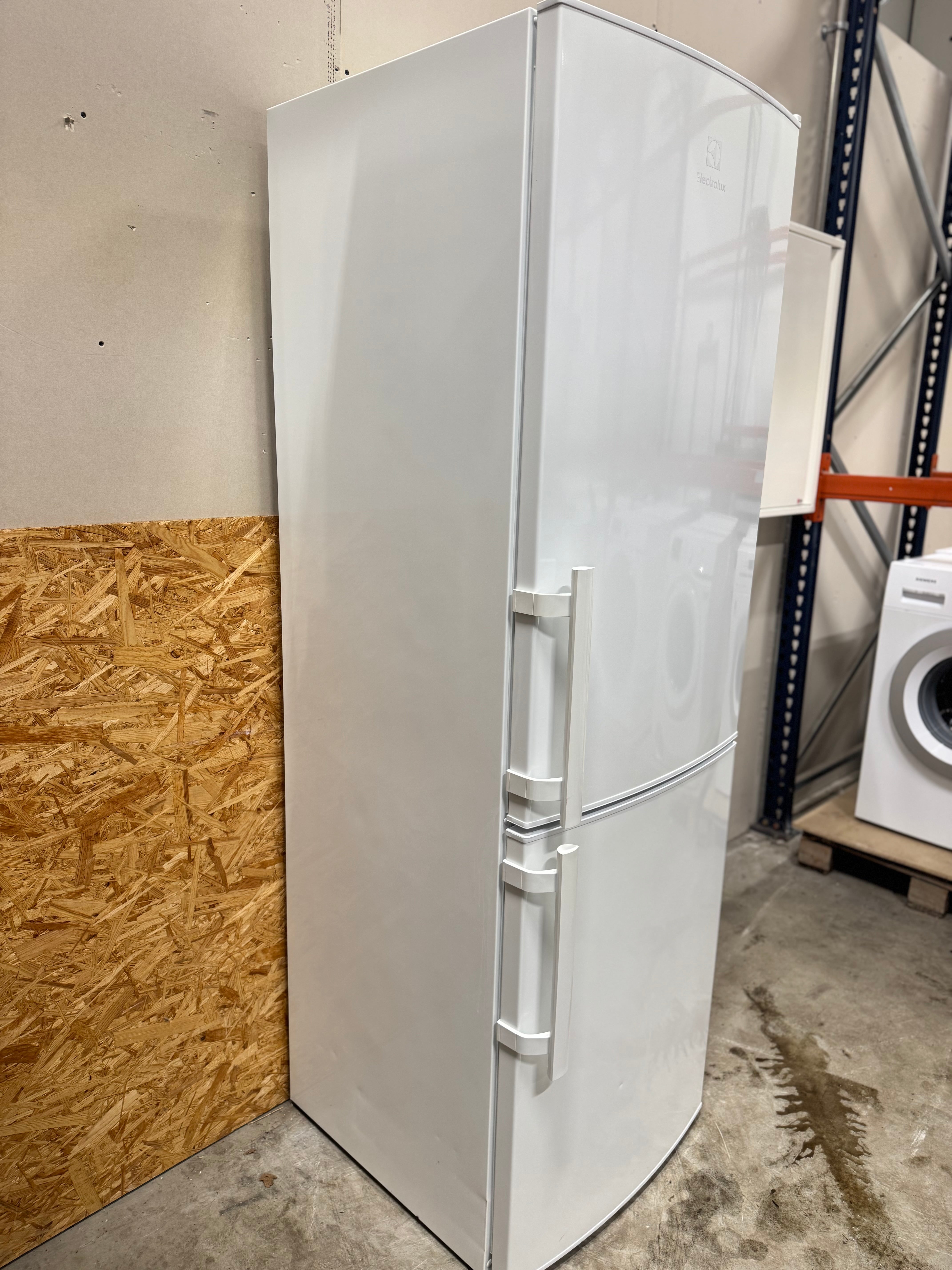 Electrolux køle/fryseskab LNT3LE34W2 - D17284