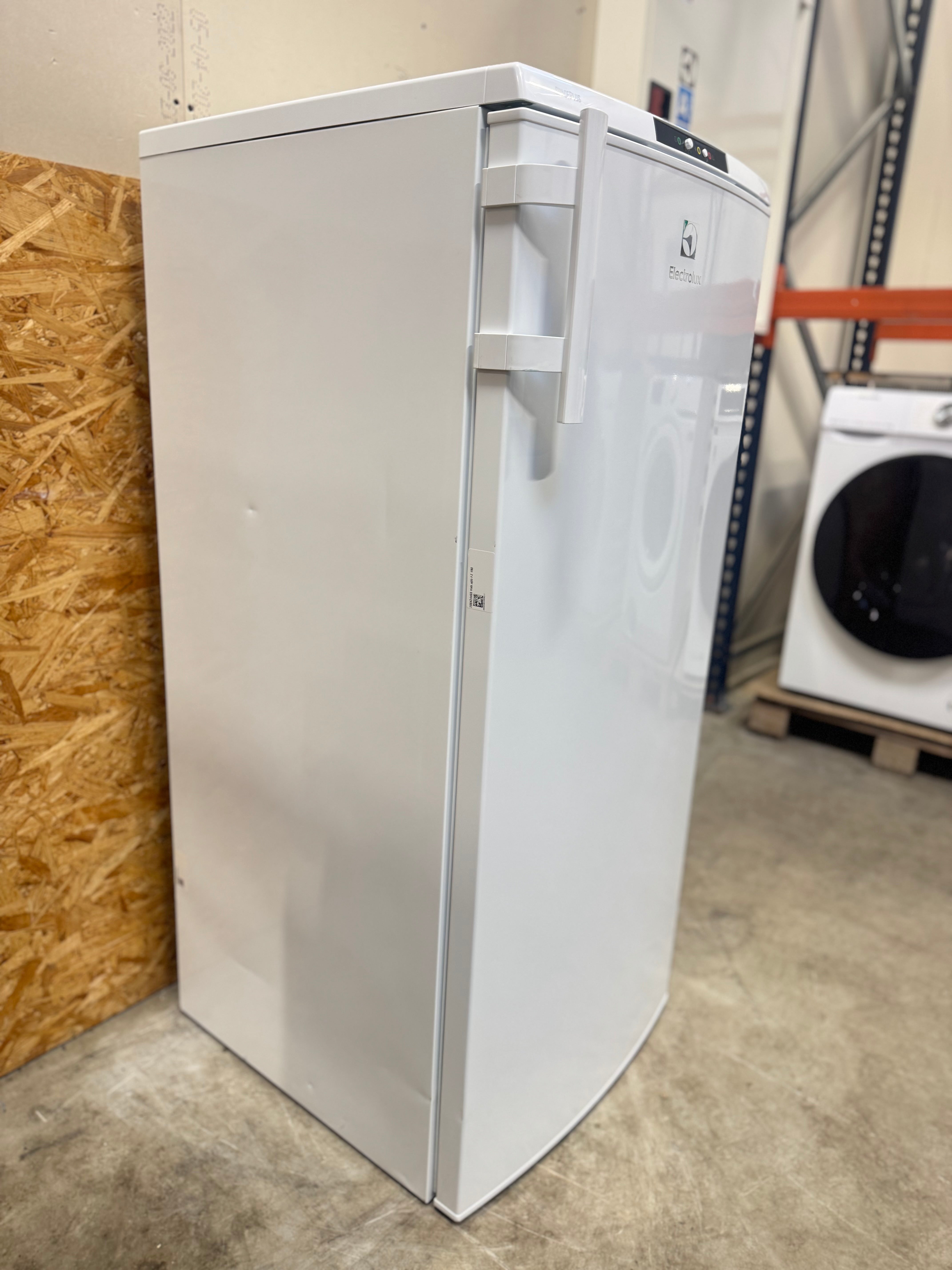 Electrolux fryseskab LUB1AF19W - D18202