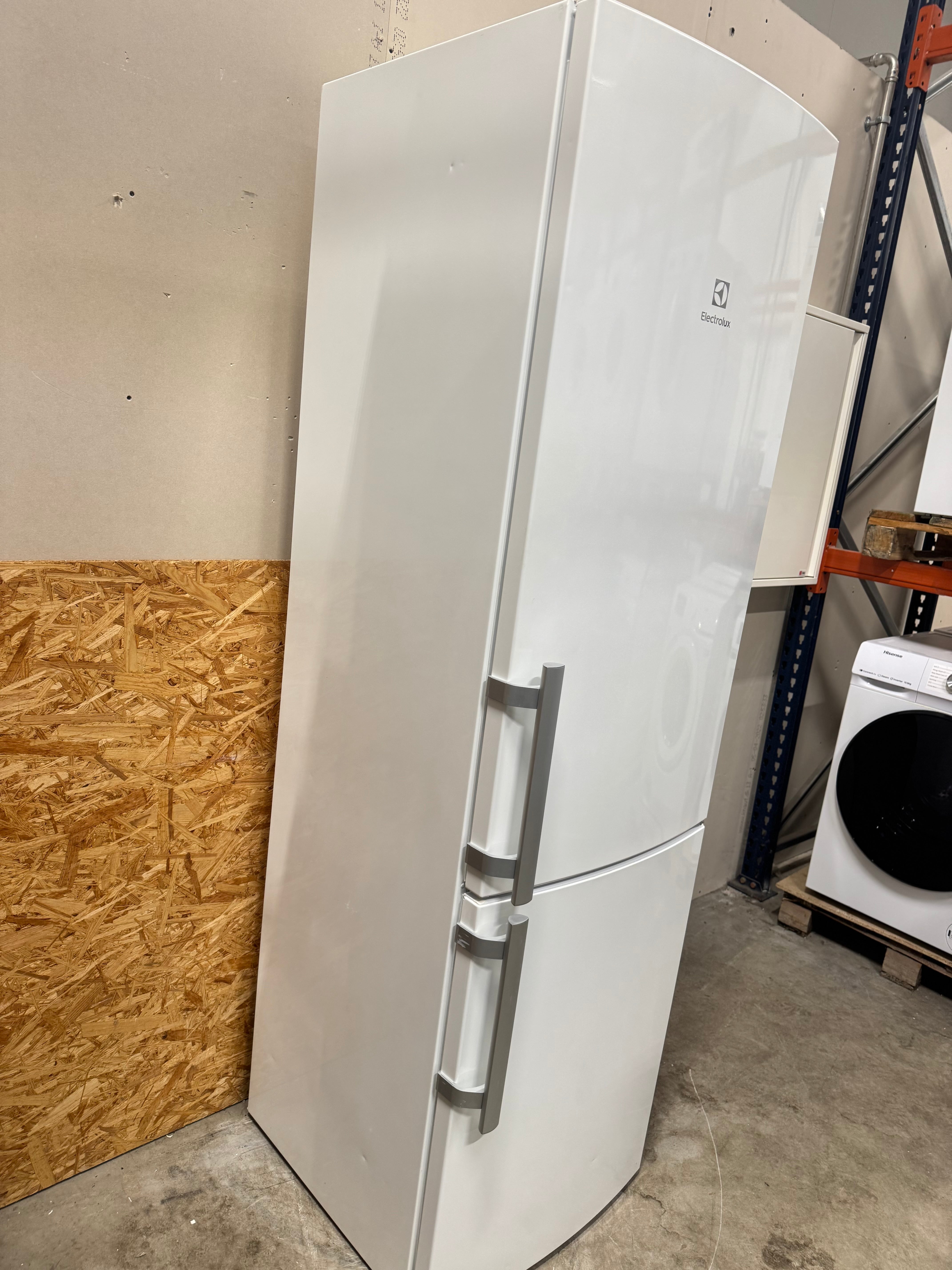 Electrolux køle/fryseskab EN4015MOW - D17180