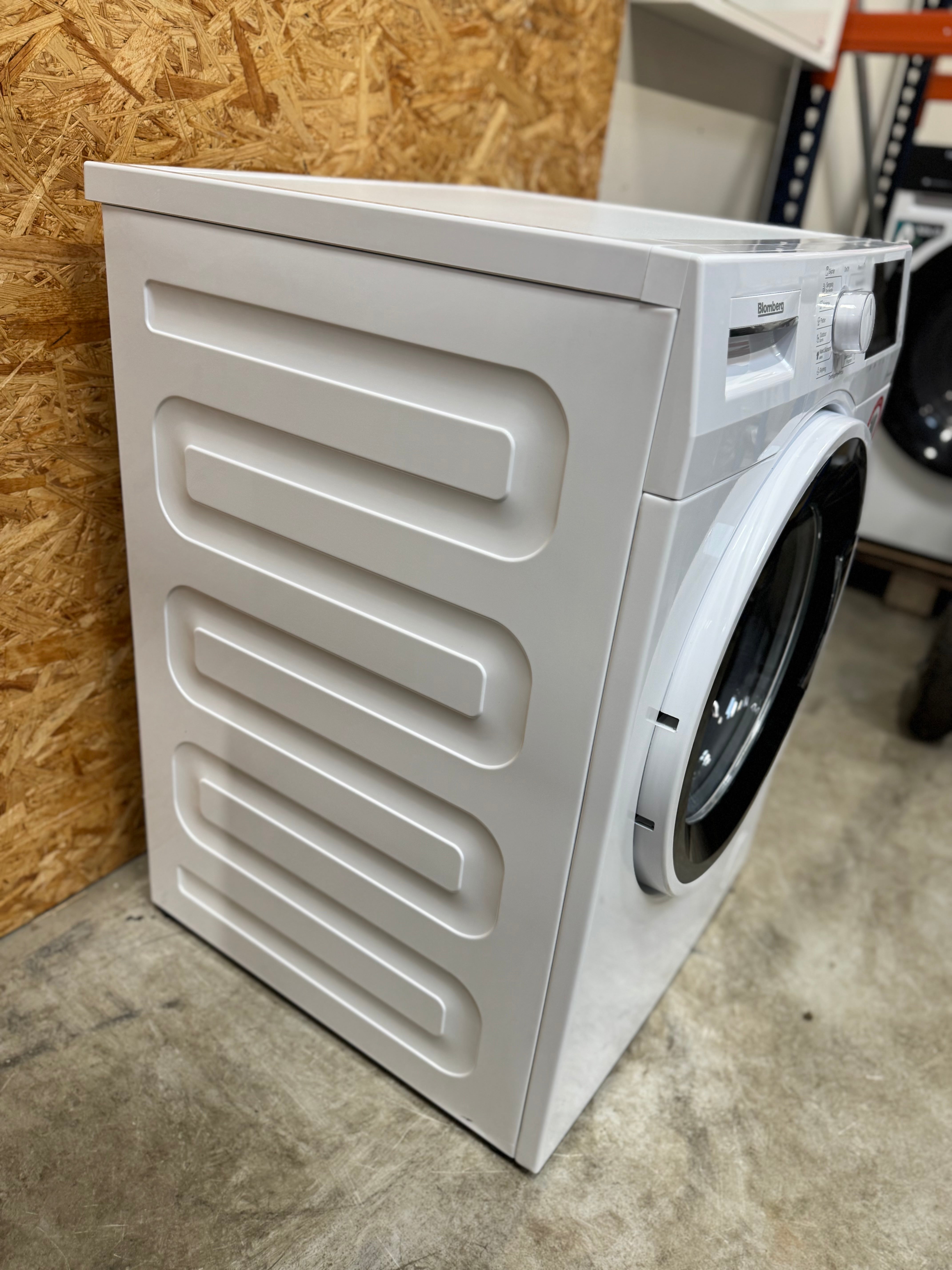 Blomberg 9 kg. vaskemaskine BWG496W5 - D16933