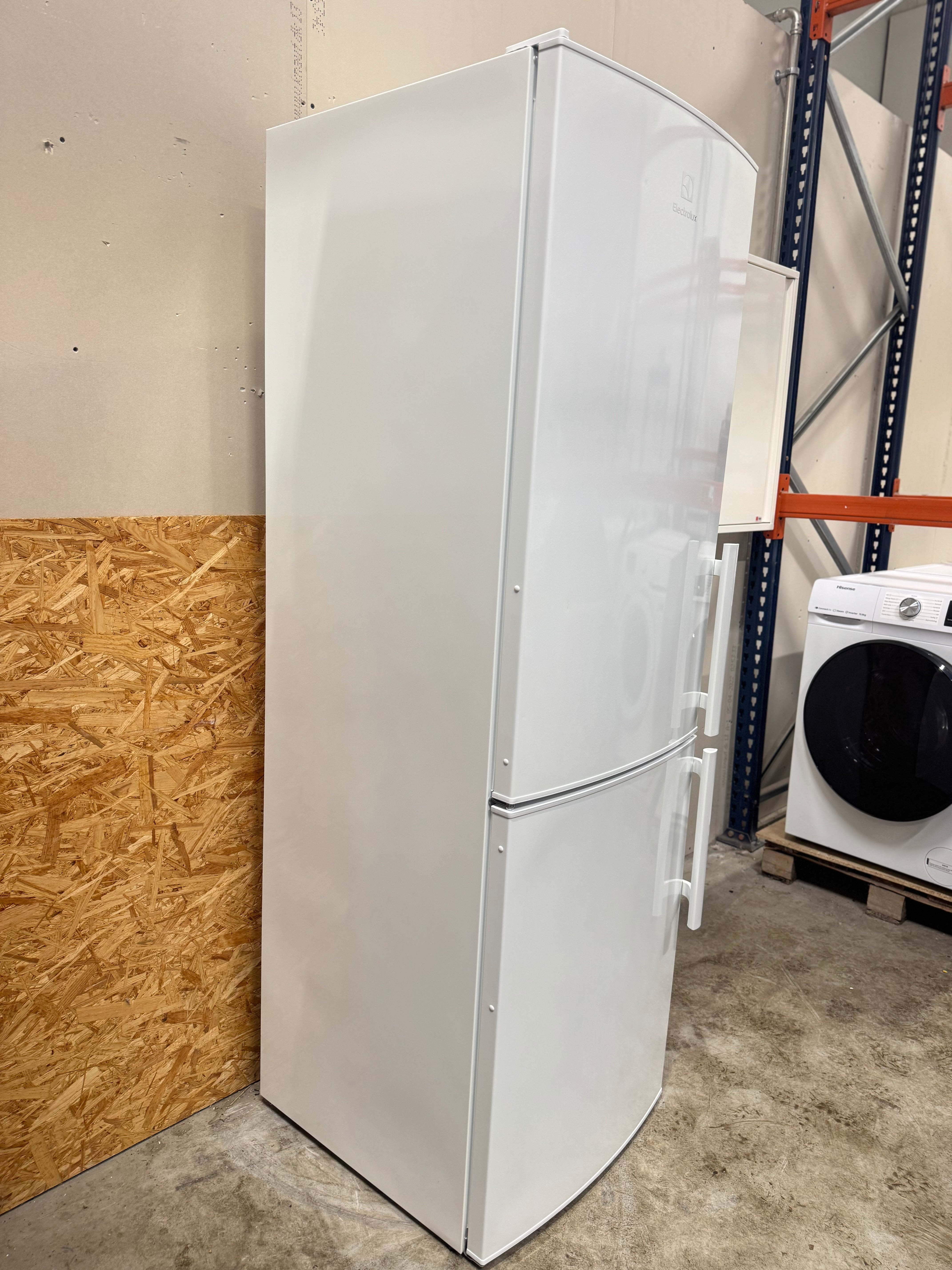 Electrolux køle/fryseskab LNT3LE34W2 - D17476