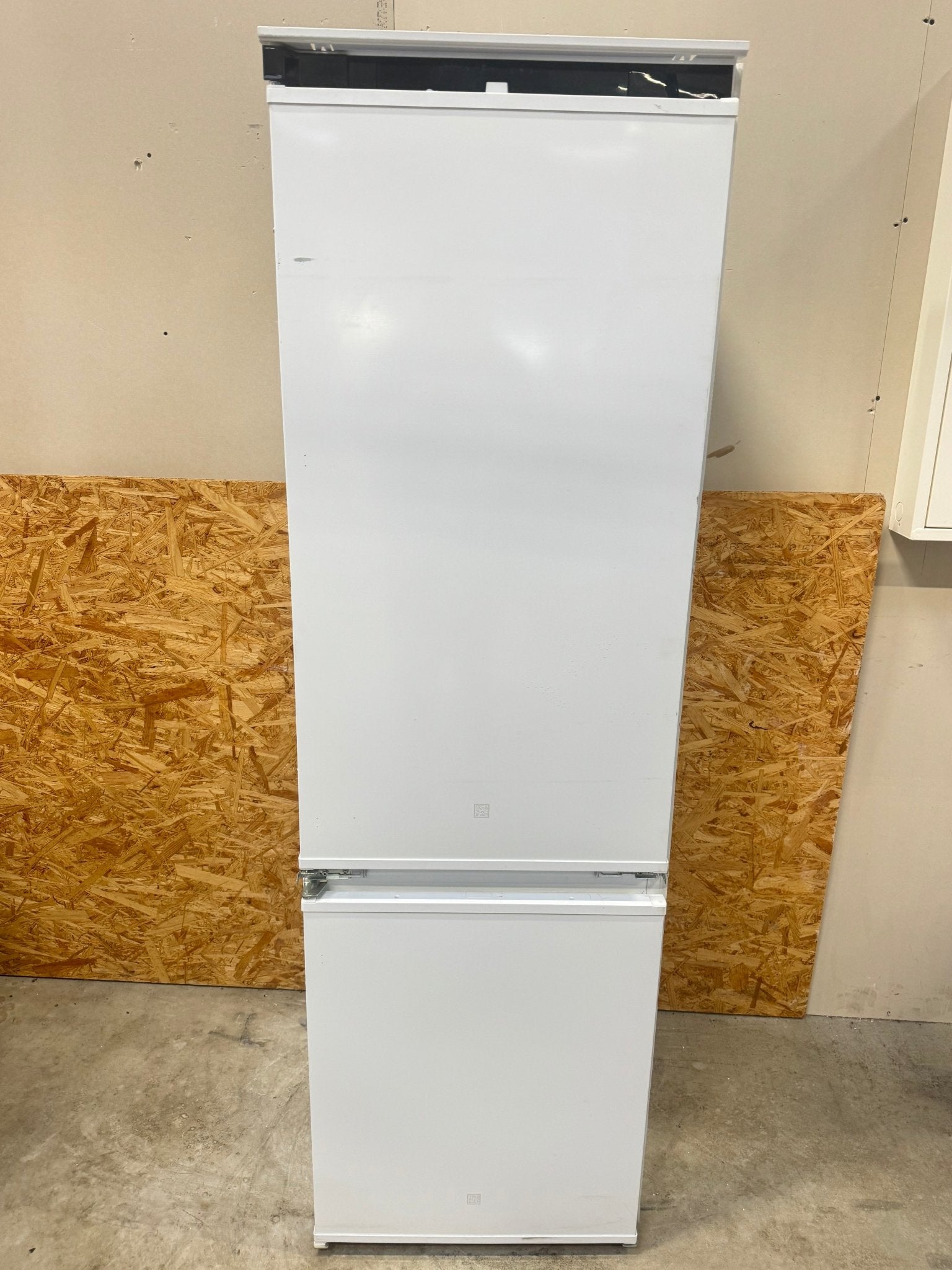 AEG integreret køle/fryseskab NSC9V181CS - D18767 - Recirk - D18767