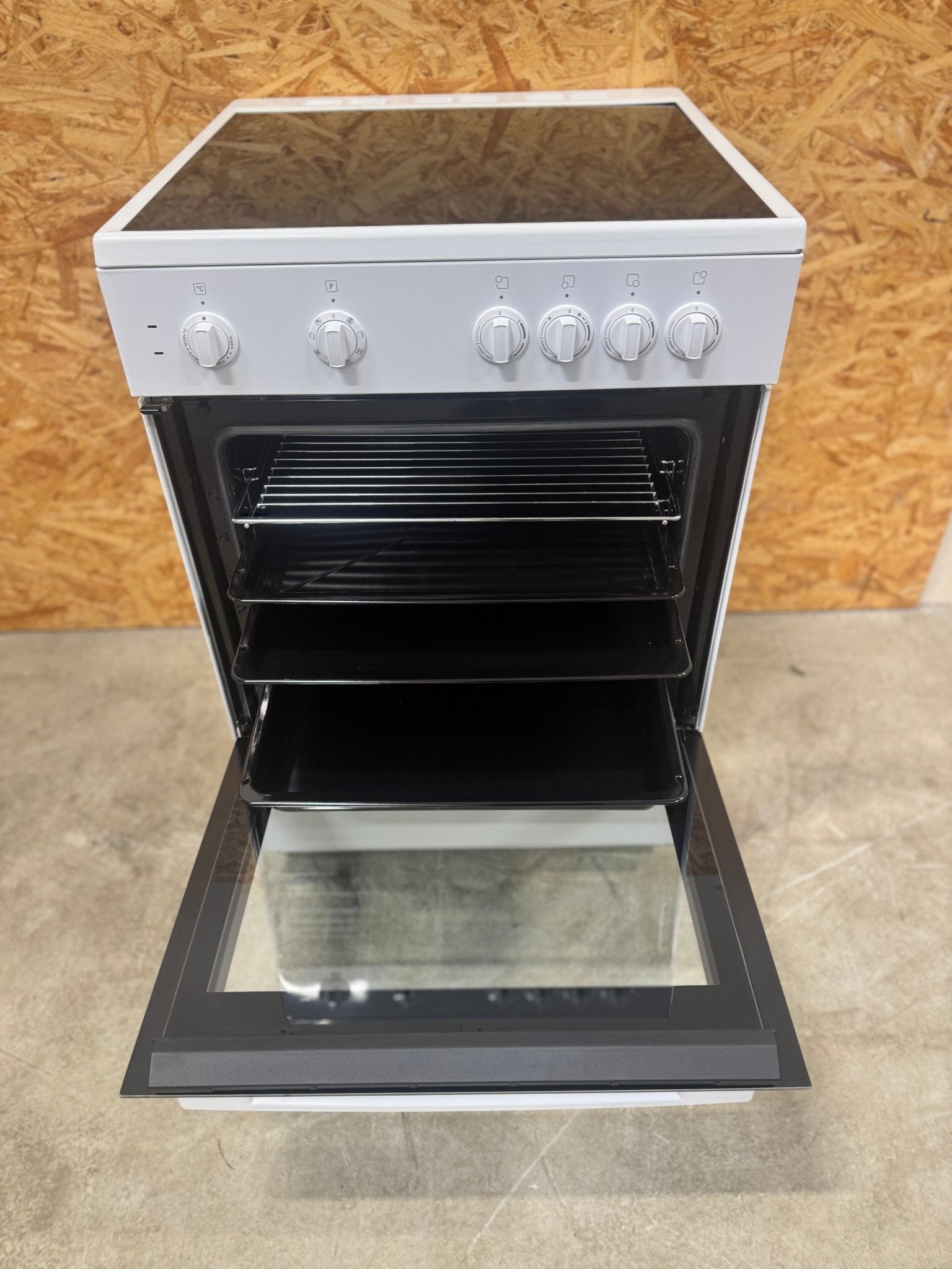 Blomberg keramisk komfur HKT8032 - D16265 - Recirk - D16265