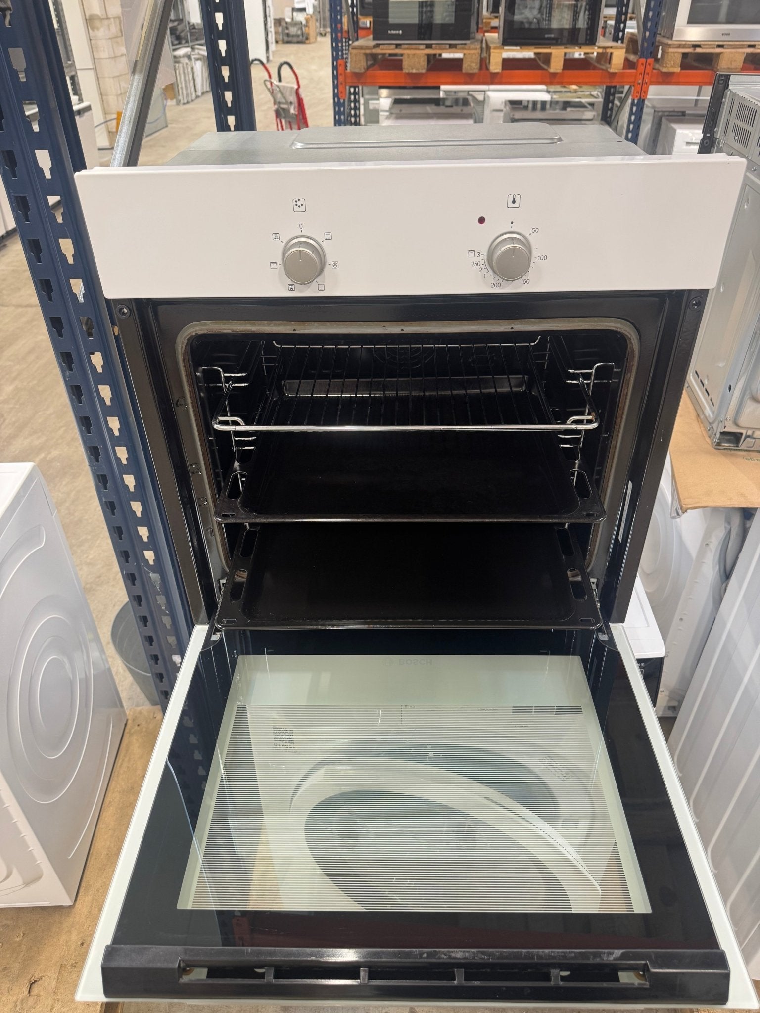 Bosch indbygningsovn HBN301W2S - D18050 - Recirk - D18050