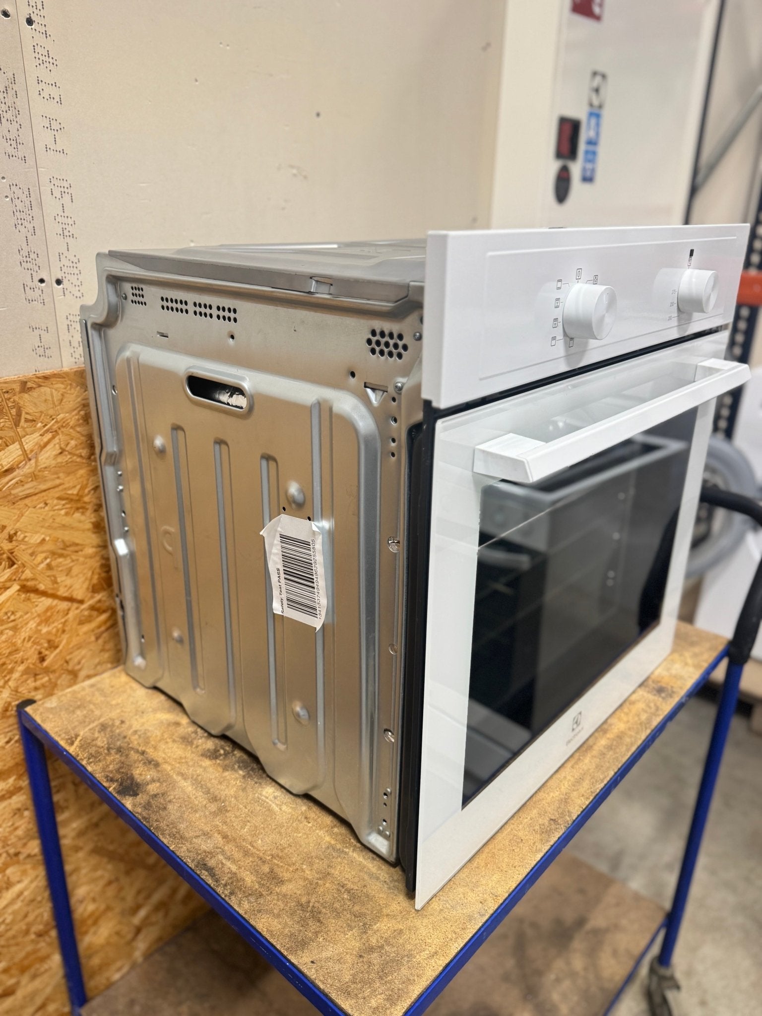 Electrolux indbygningsovn COB100W - D17081 - Recirk - D17081