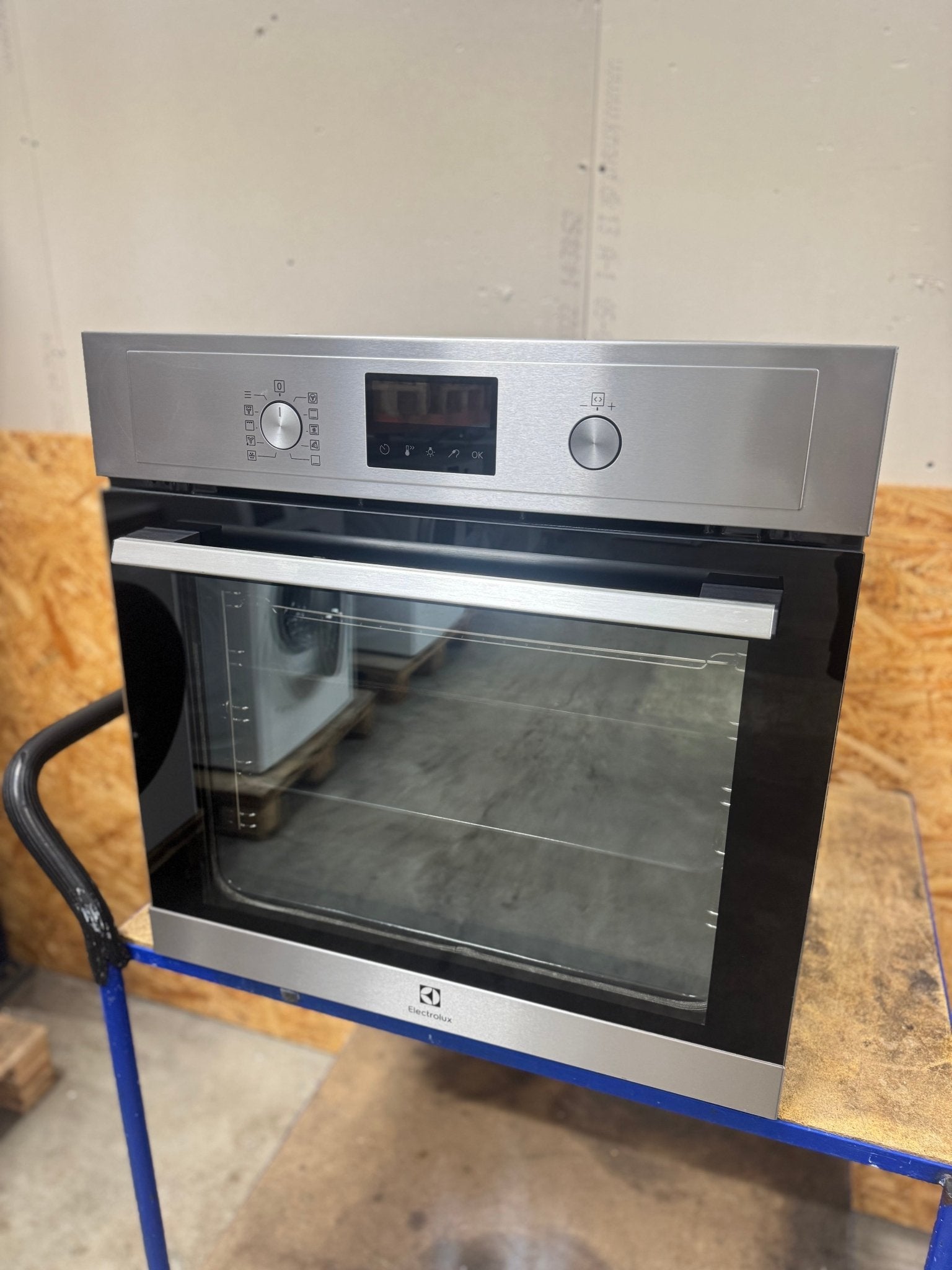 Electrolux Indbygningsovn COP802X - D17857 - Recirk - D17857