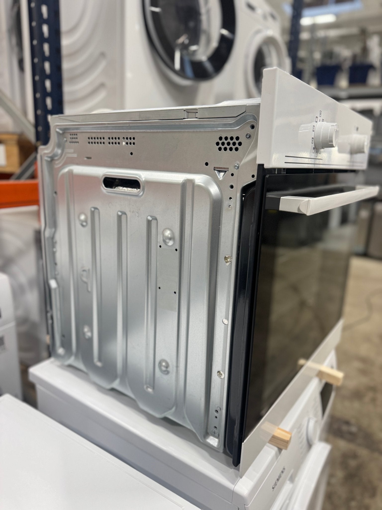 Electrolux indbygningsovn EOB100W - D17410 - Recirk - D17410