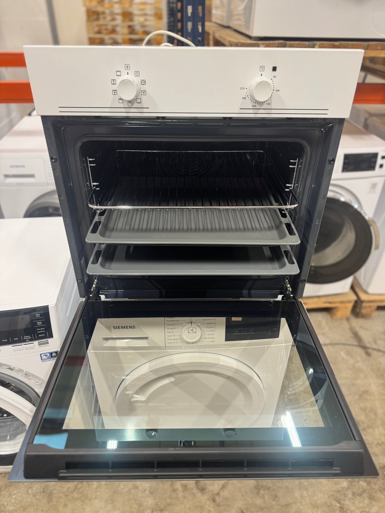 Electrolux indbygningsovn EOB100W - D17410 - Recirk - D17410