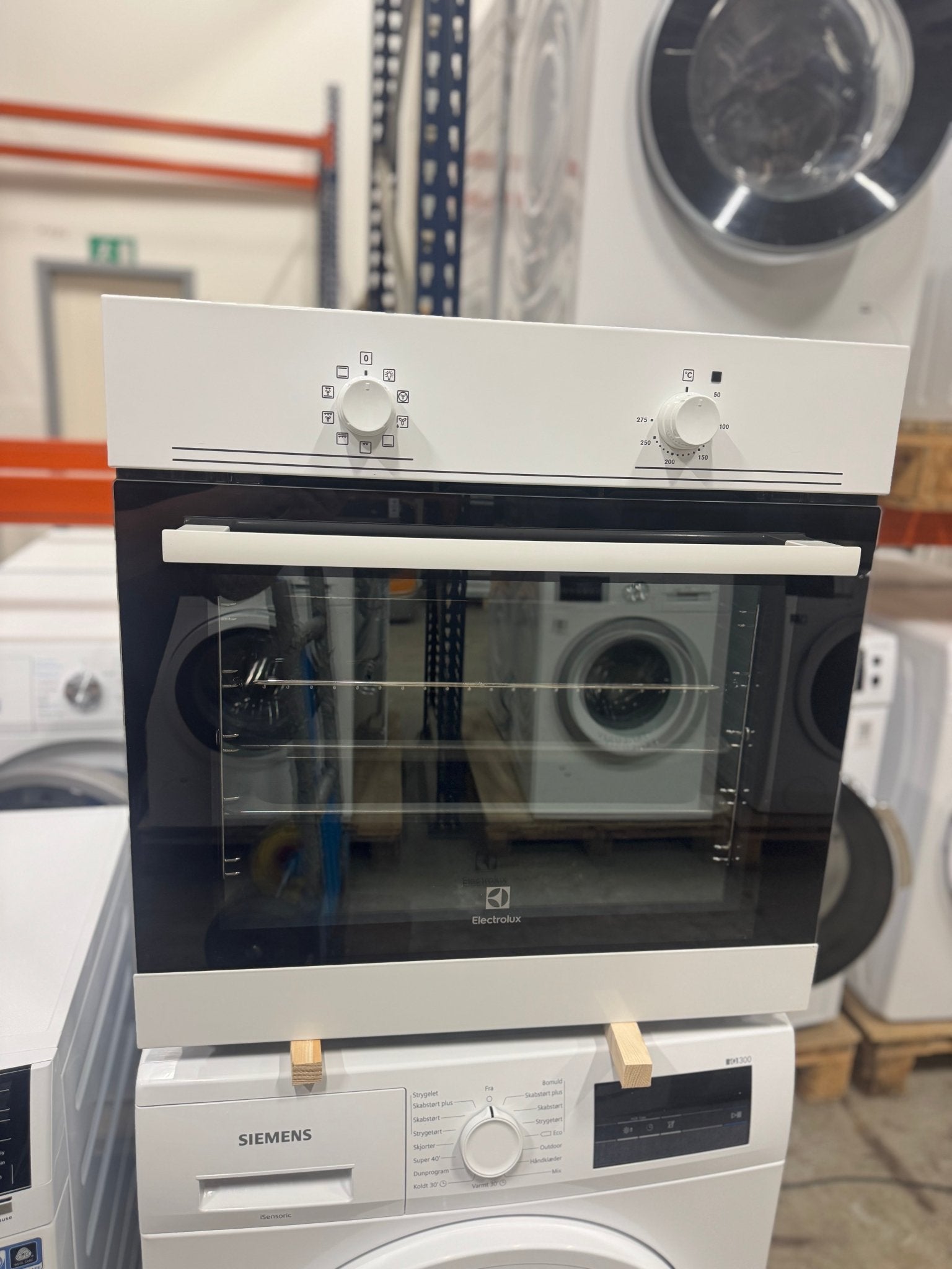 Electrolux indbygningsovn EOB100W - D17410 - Recirk - D17410